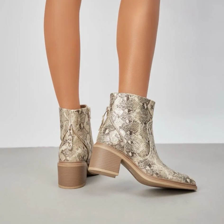 Dagmar slangeskinds støvle, Guld