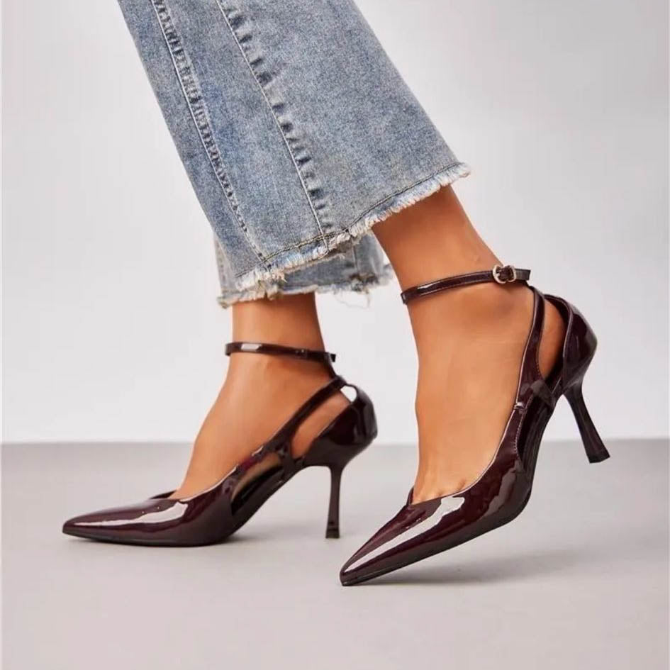 Gita stilletter, Vinrød