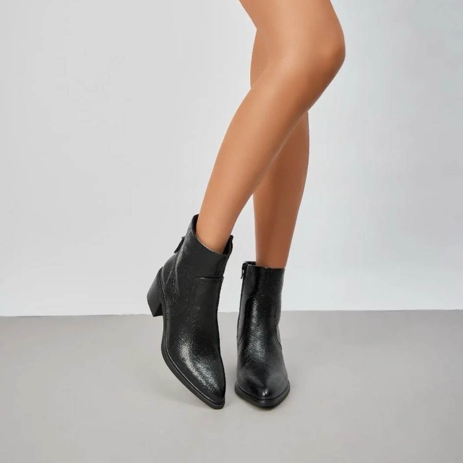 Dagmar slangeskinds støvle, Sort