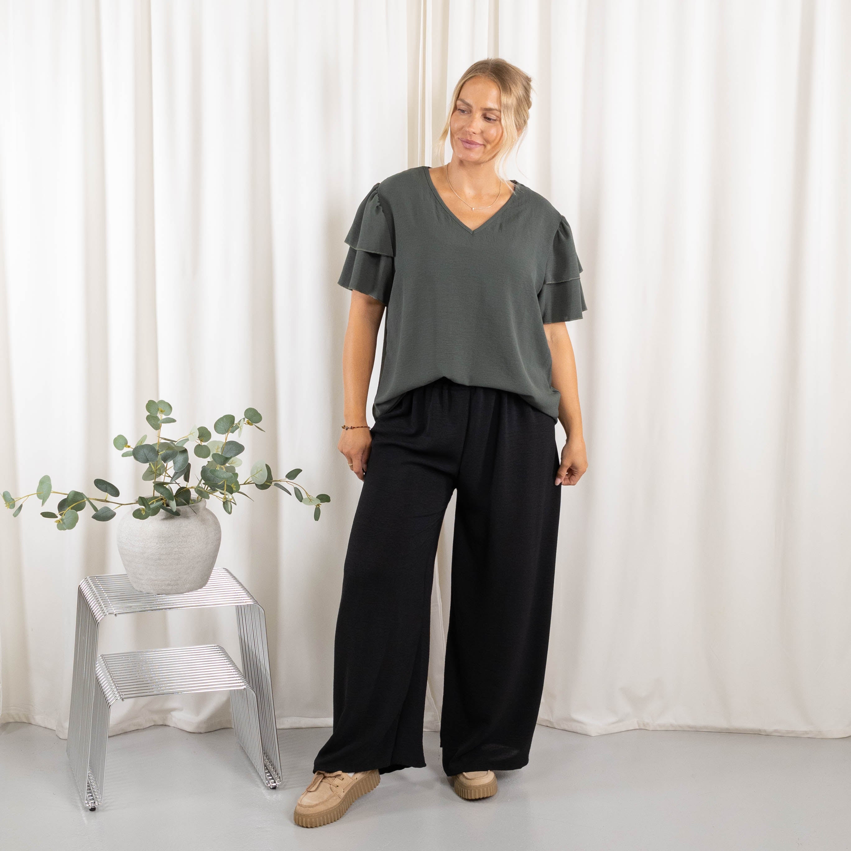 Sage overdel, Khaki