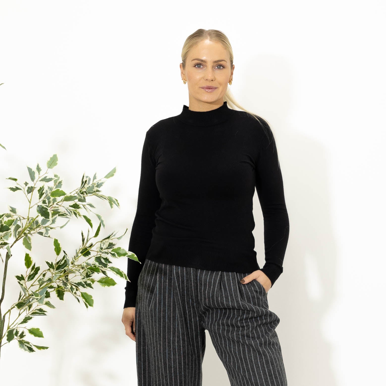 Elisa strik m. turtleneck, Sort