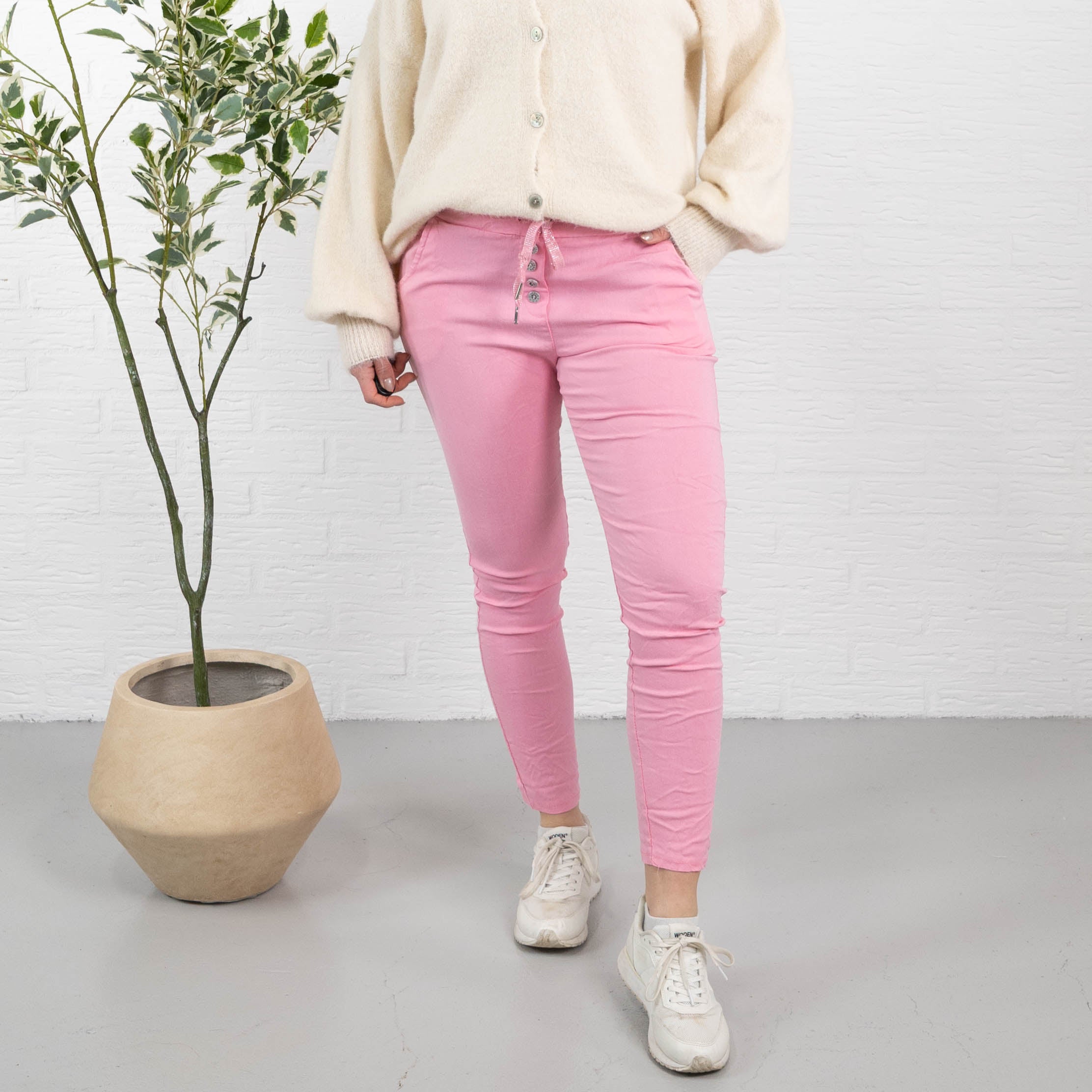 Holly bukser, Lyserød