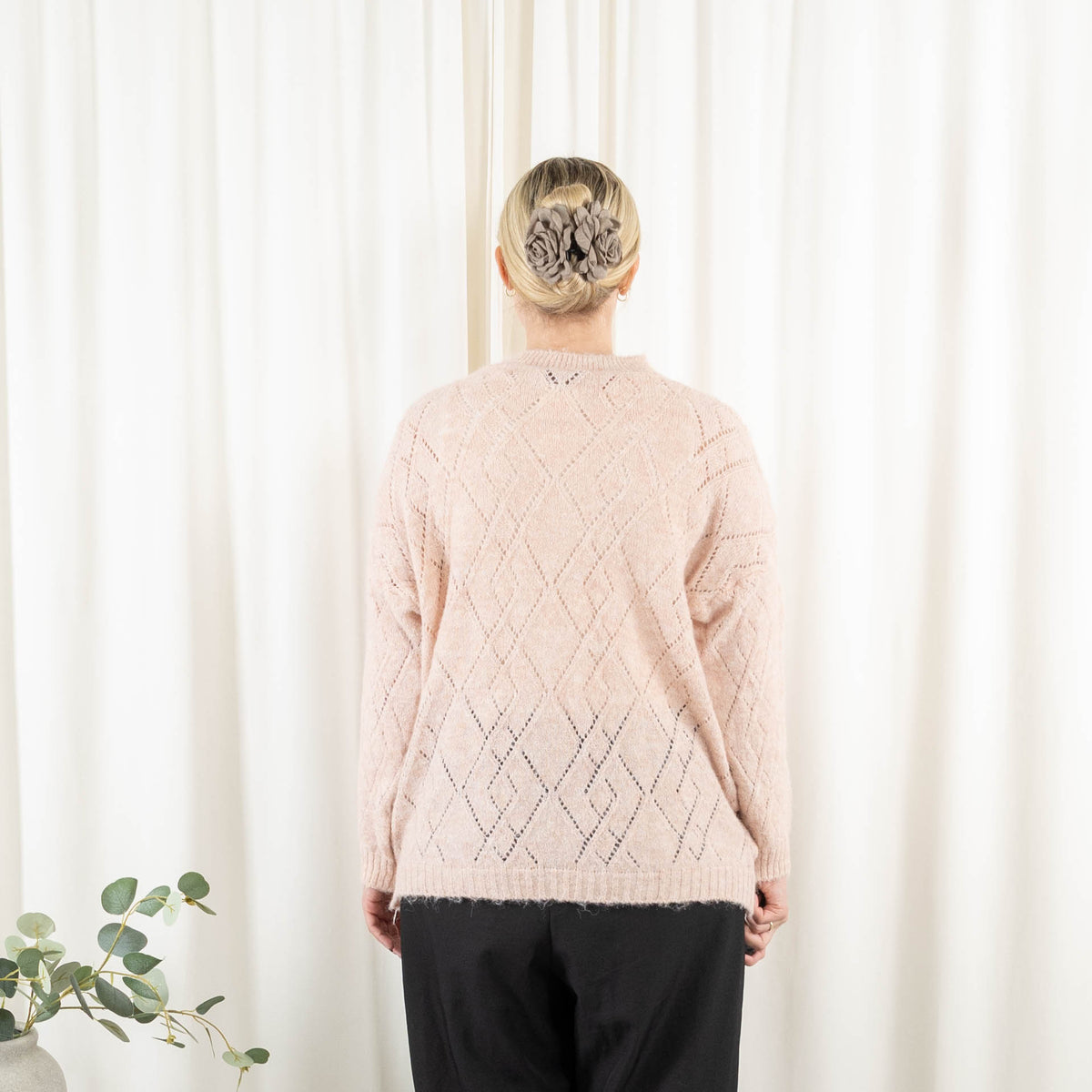 Lonnie strik, Rosa
