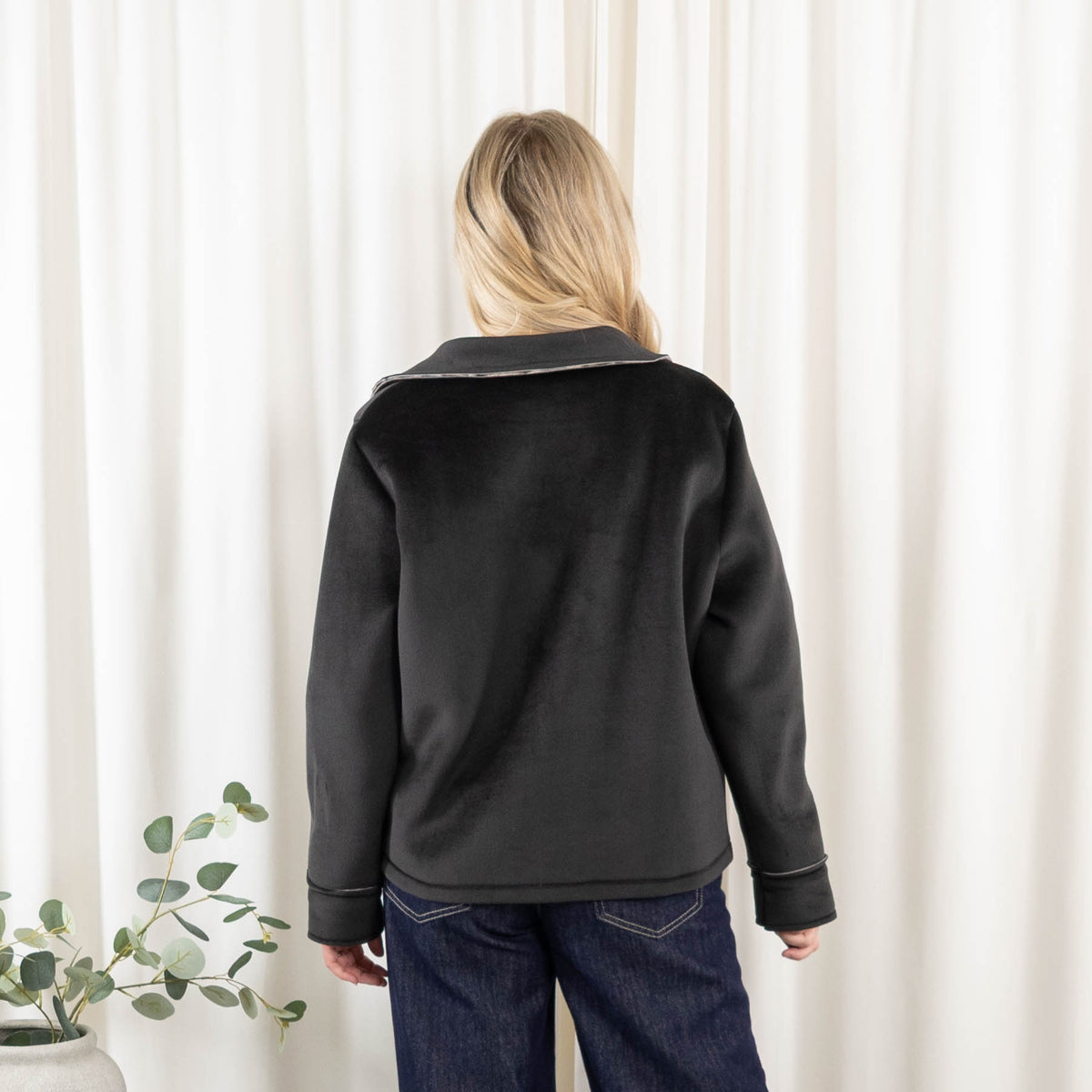 Billie jakke, Sort