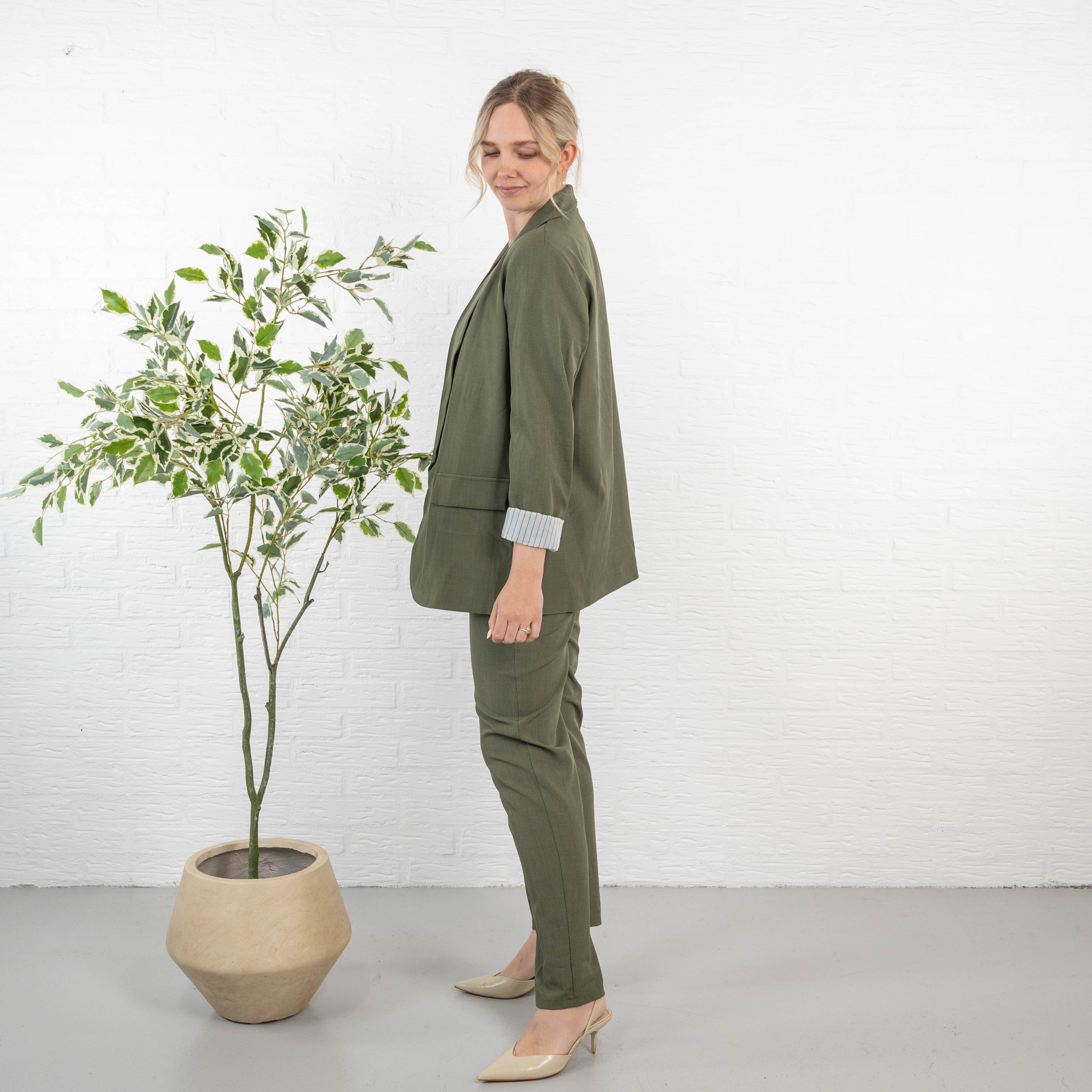 Line habitsæt, Khaki