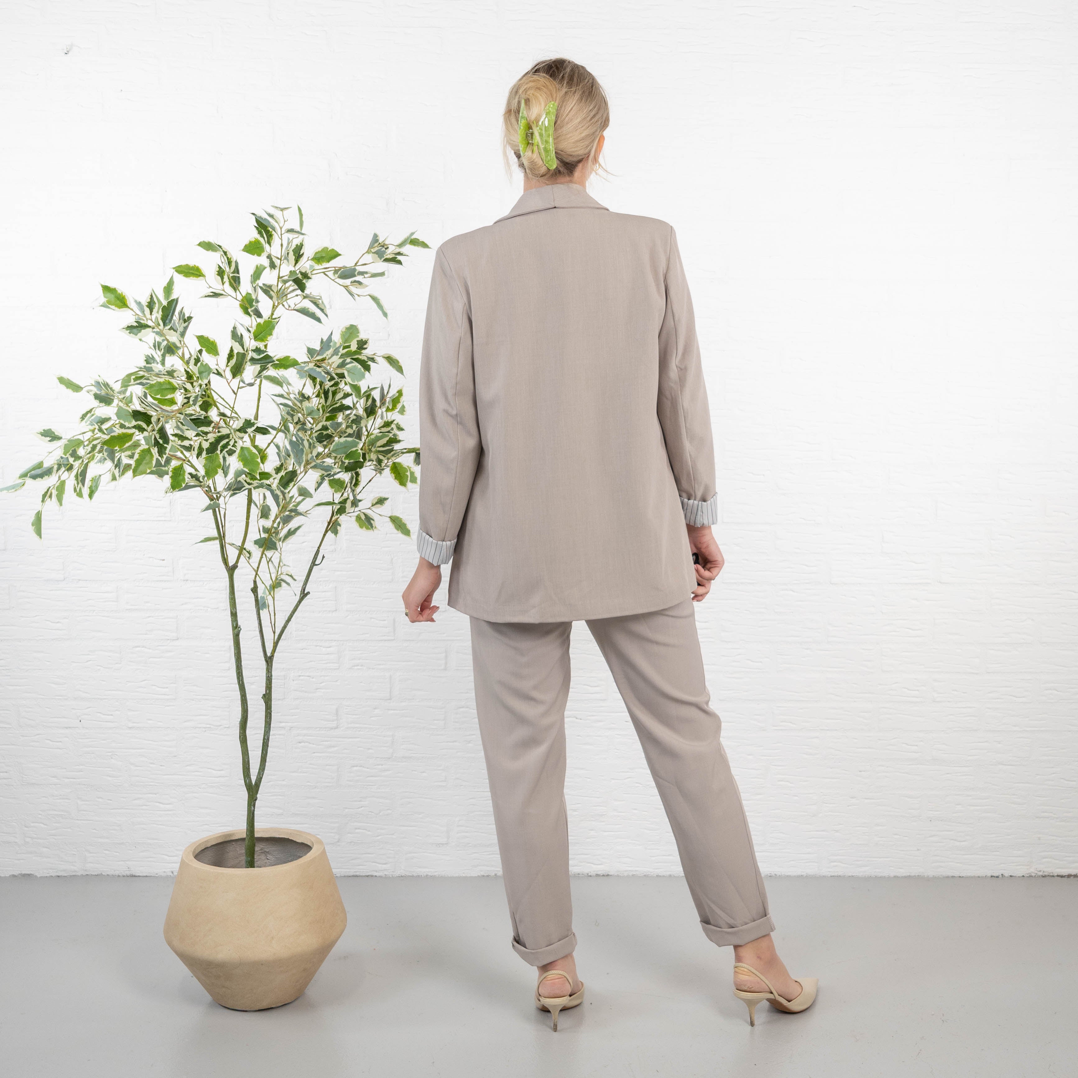 Line habitsæt, Beige