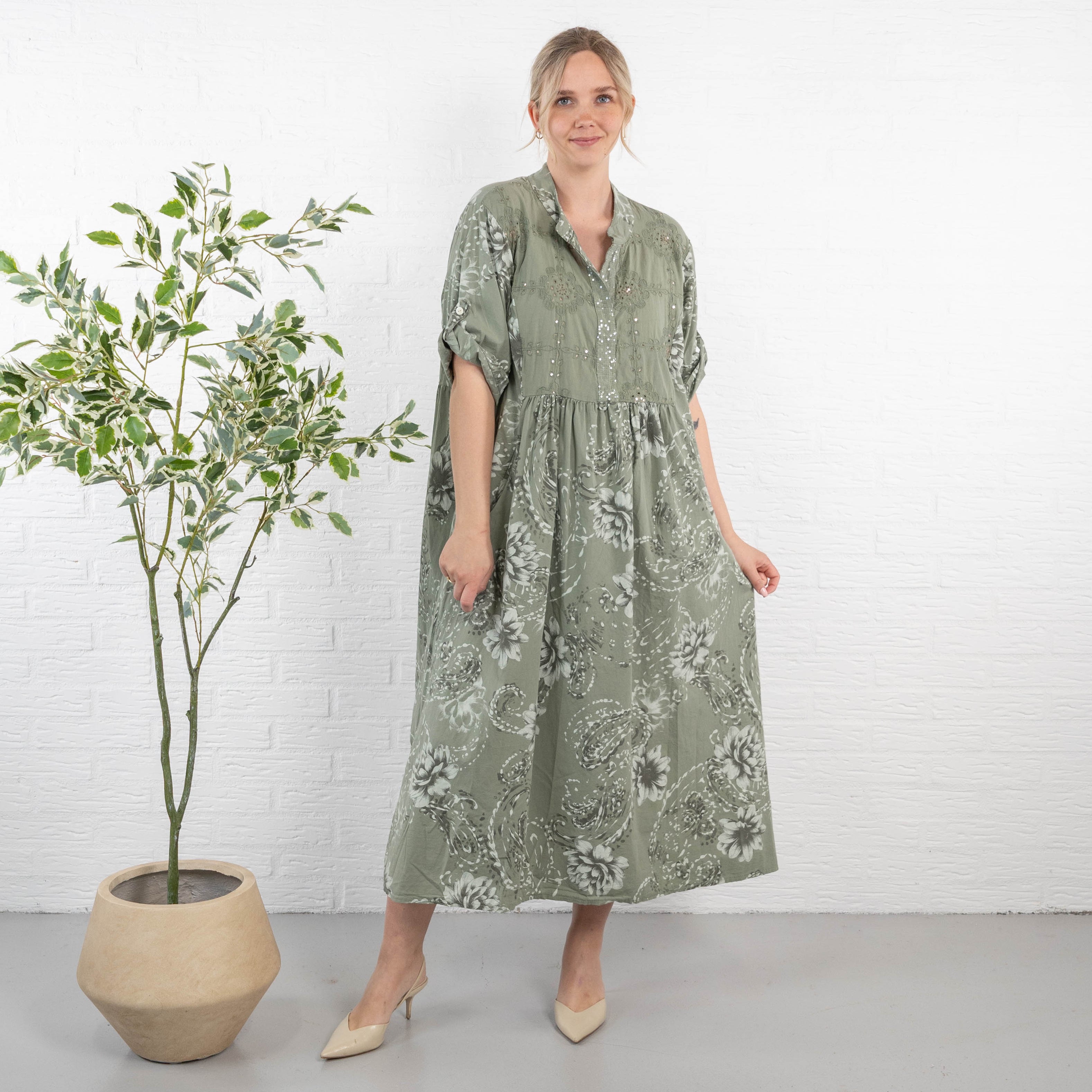 Shakira kjole, Khaki