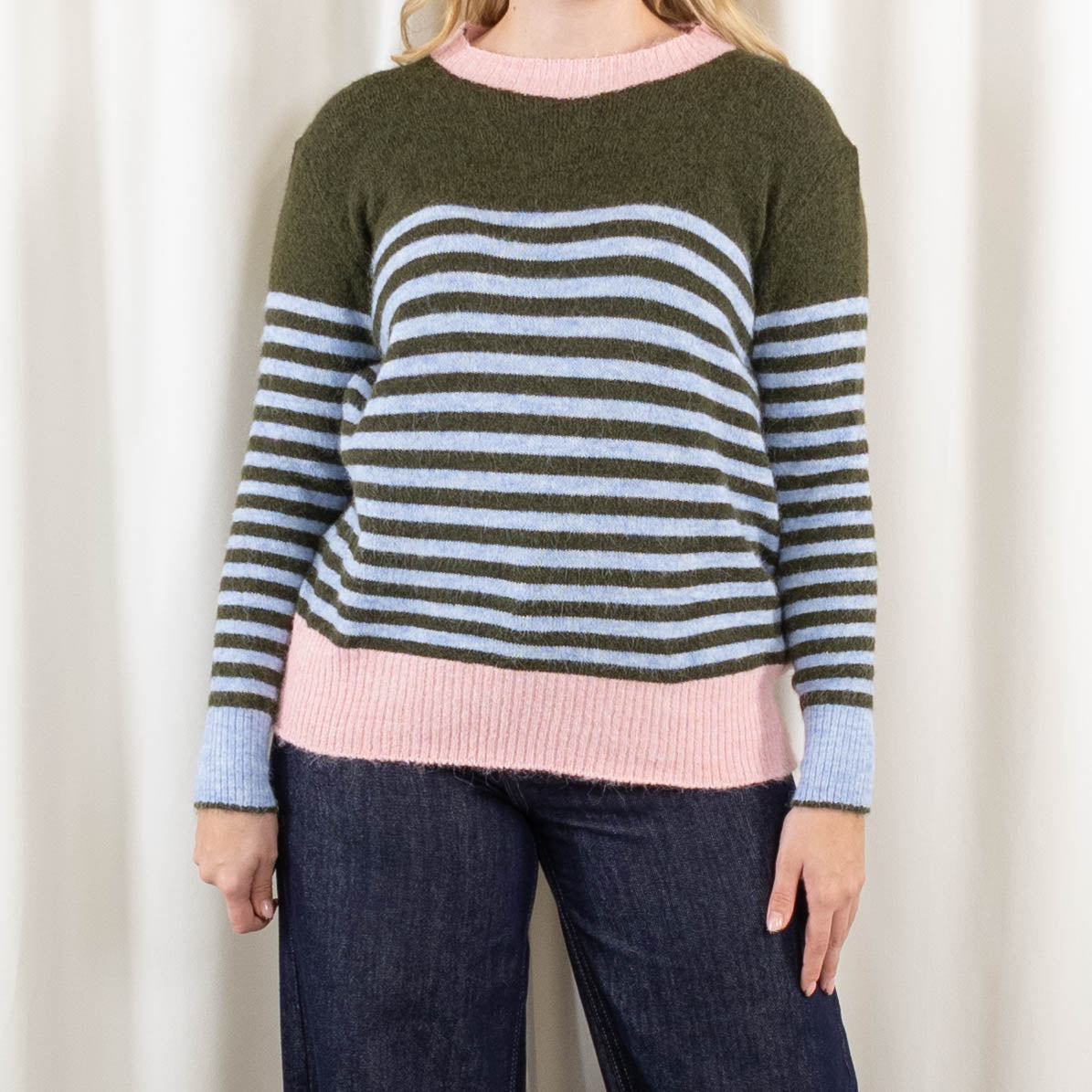 Delia strik, Khaki