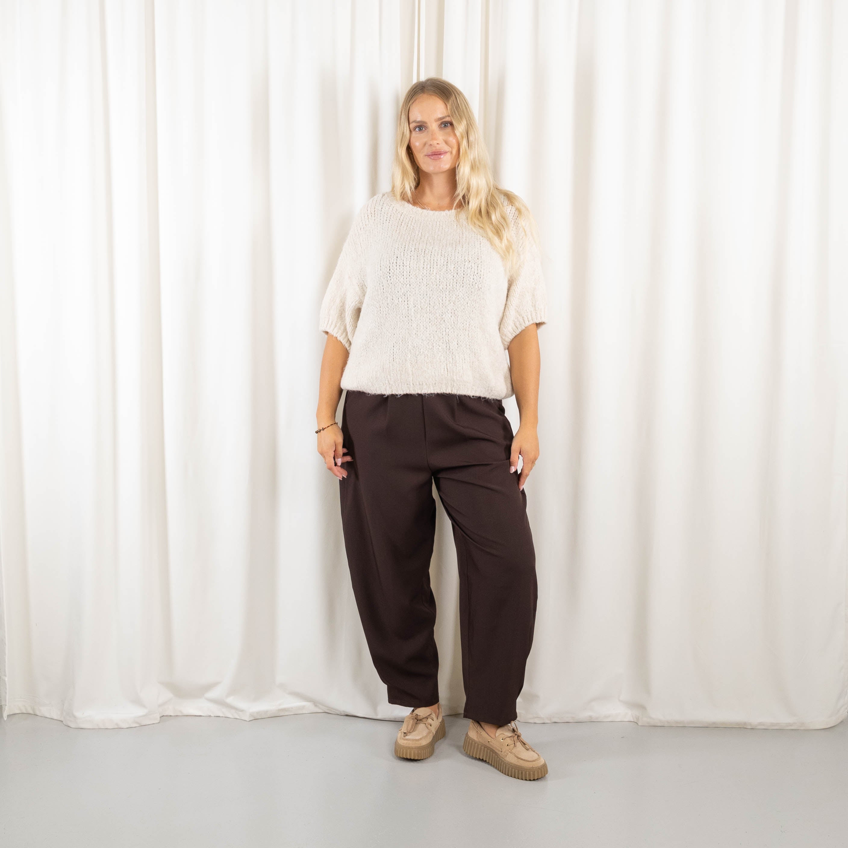 Esta strik, Beige