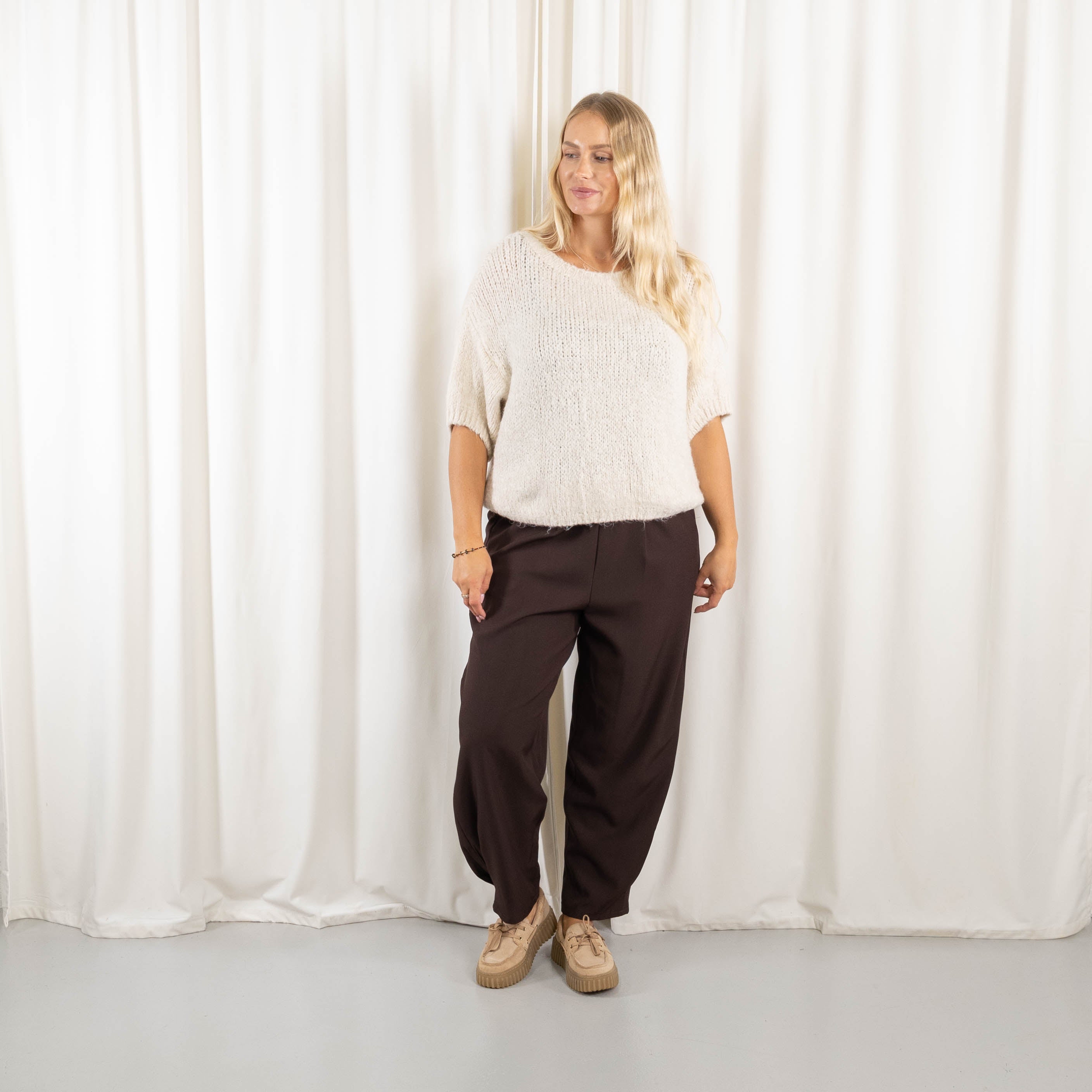 Esta strik, Beige