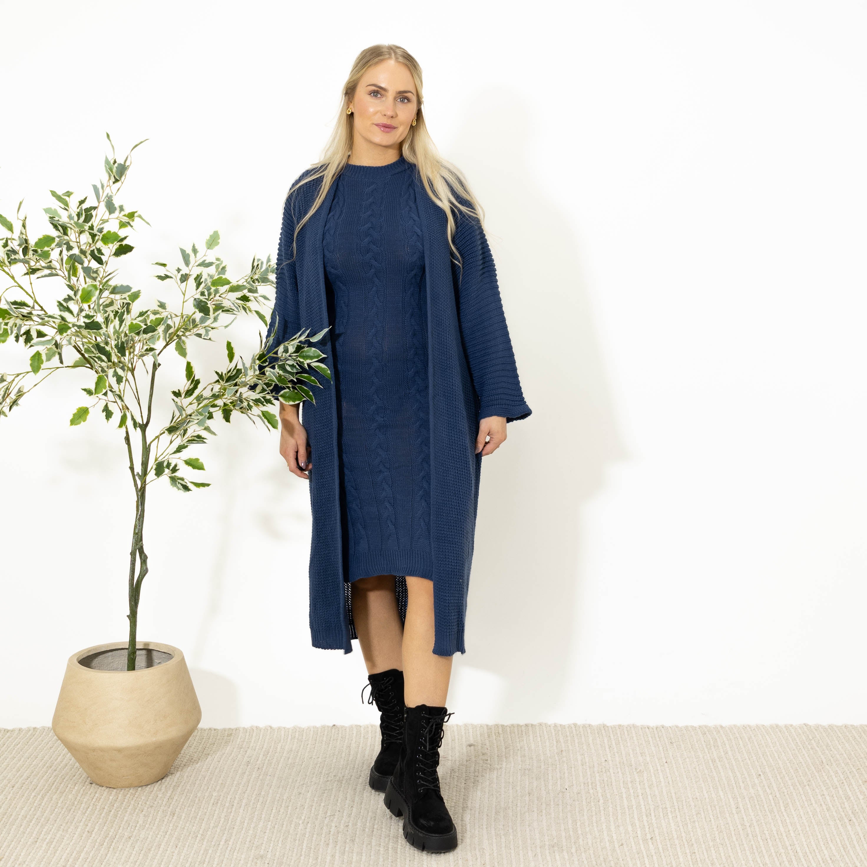 Enja strik sæt. kjole+cardigan, Dueblå