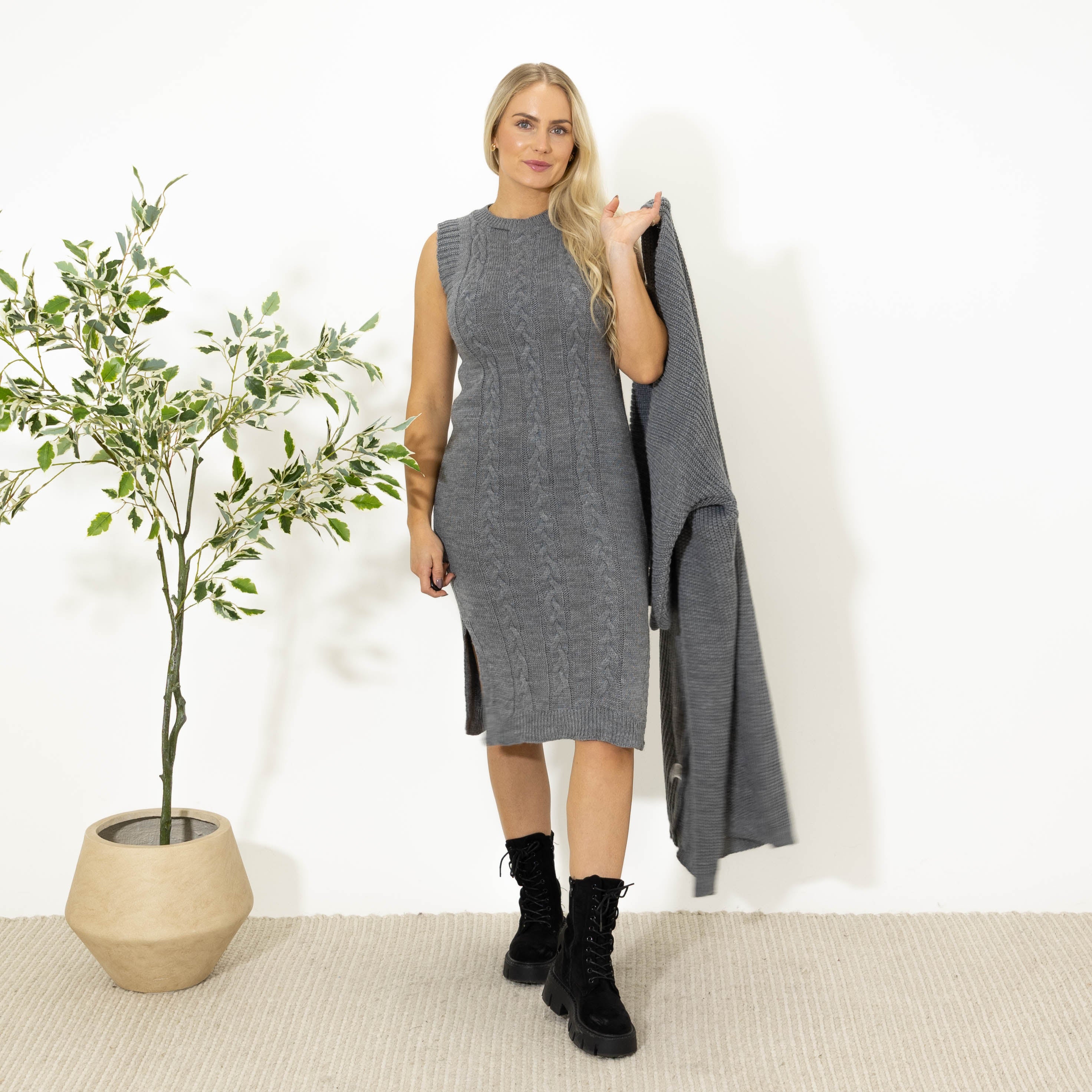 Enja strik sæt. kjole+cardigan, Grå