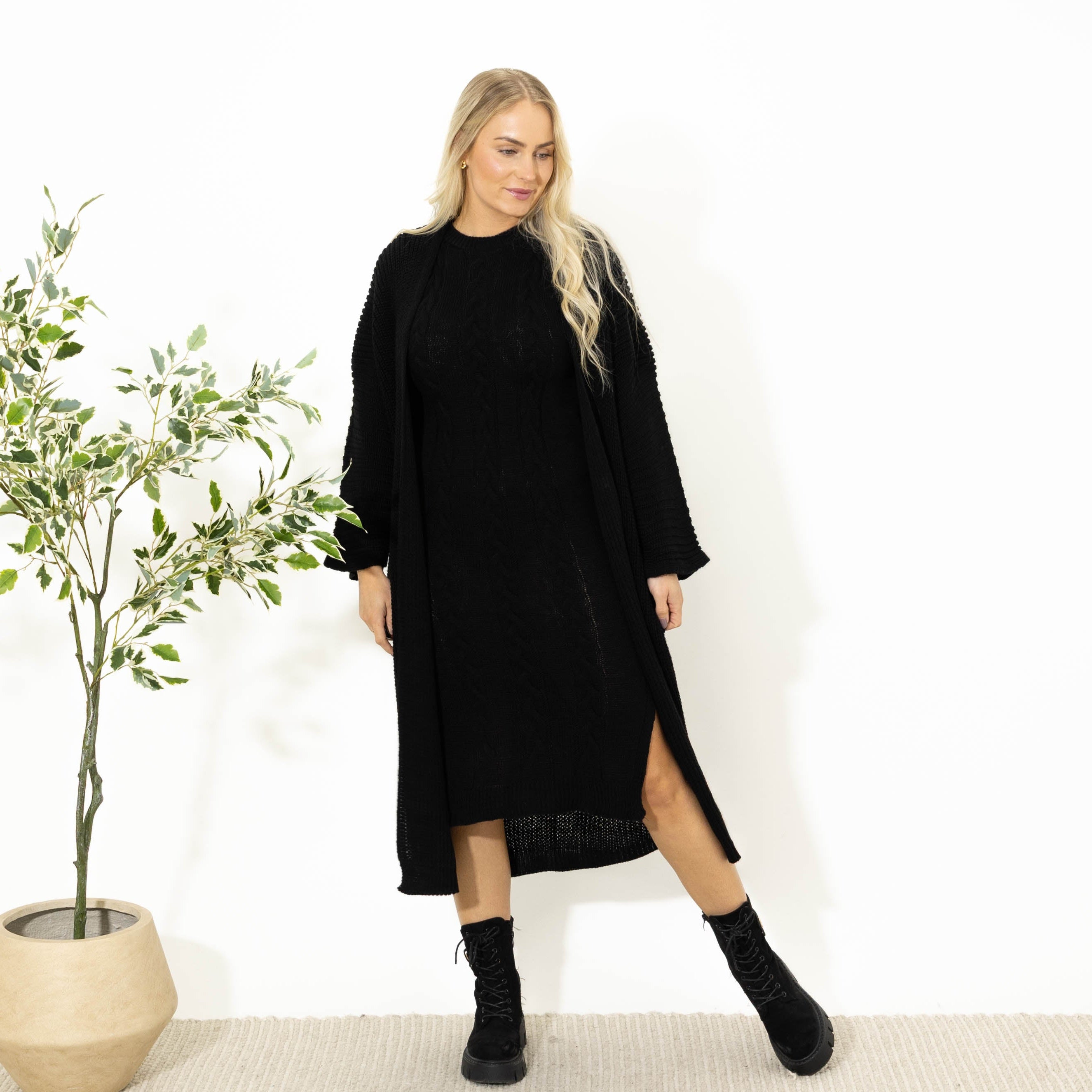 Enja strik sæt. kjole+cardigan, Sort