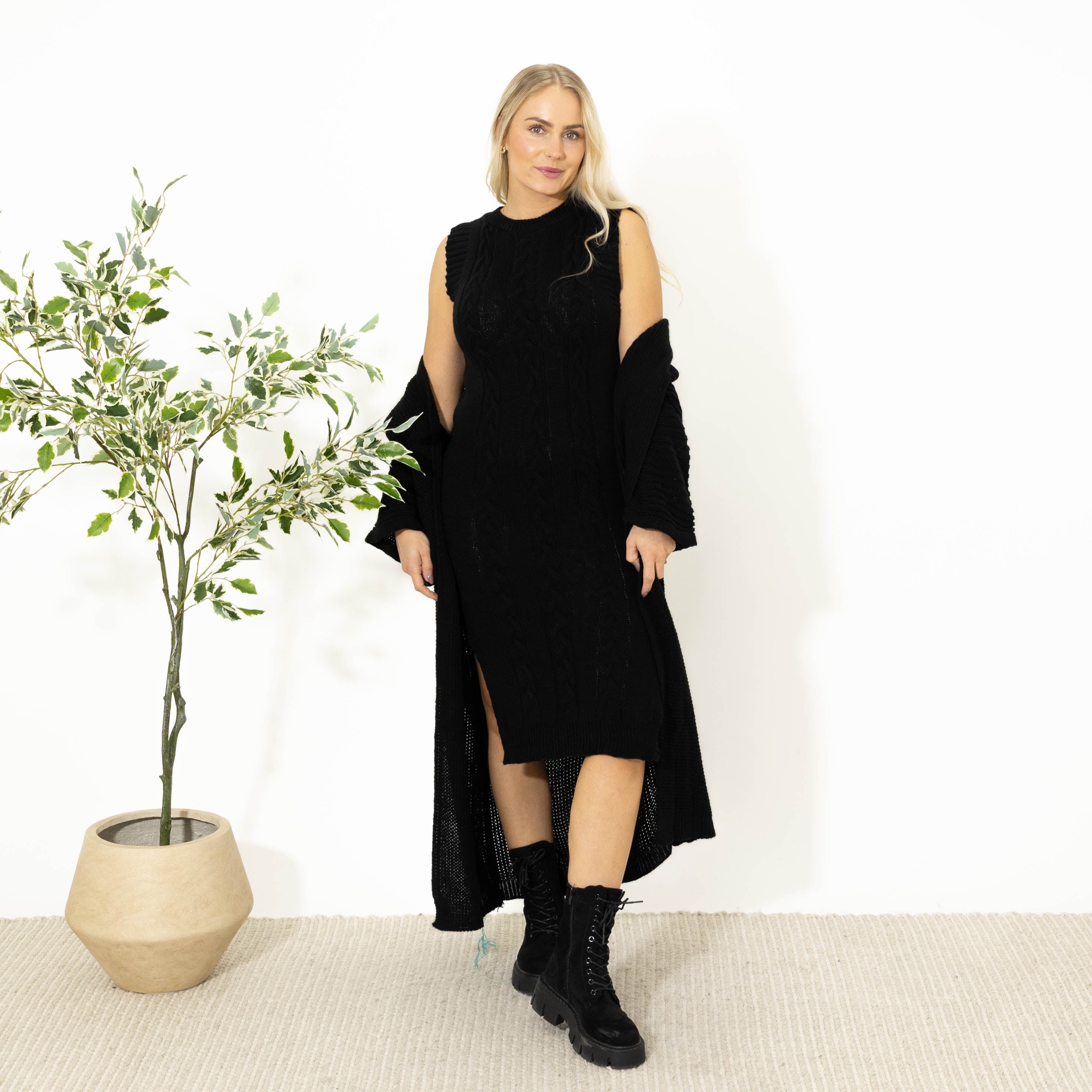 Enja strik sæt. kjole+cardigan, Sort