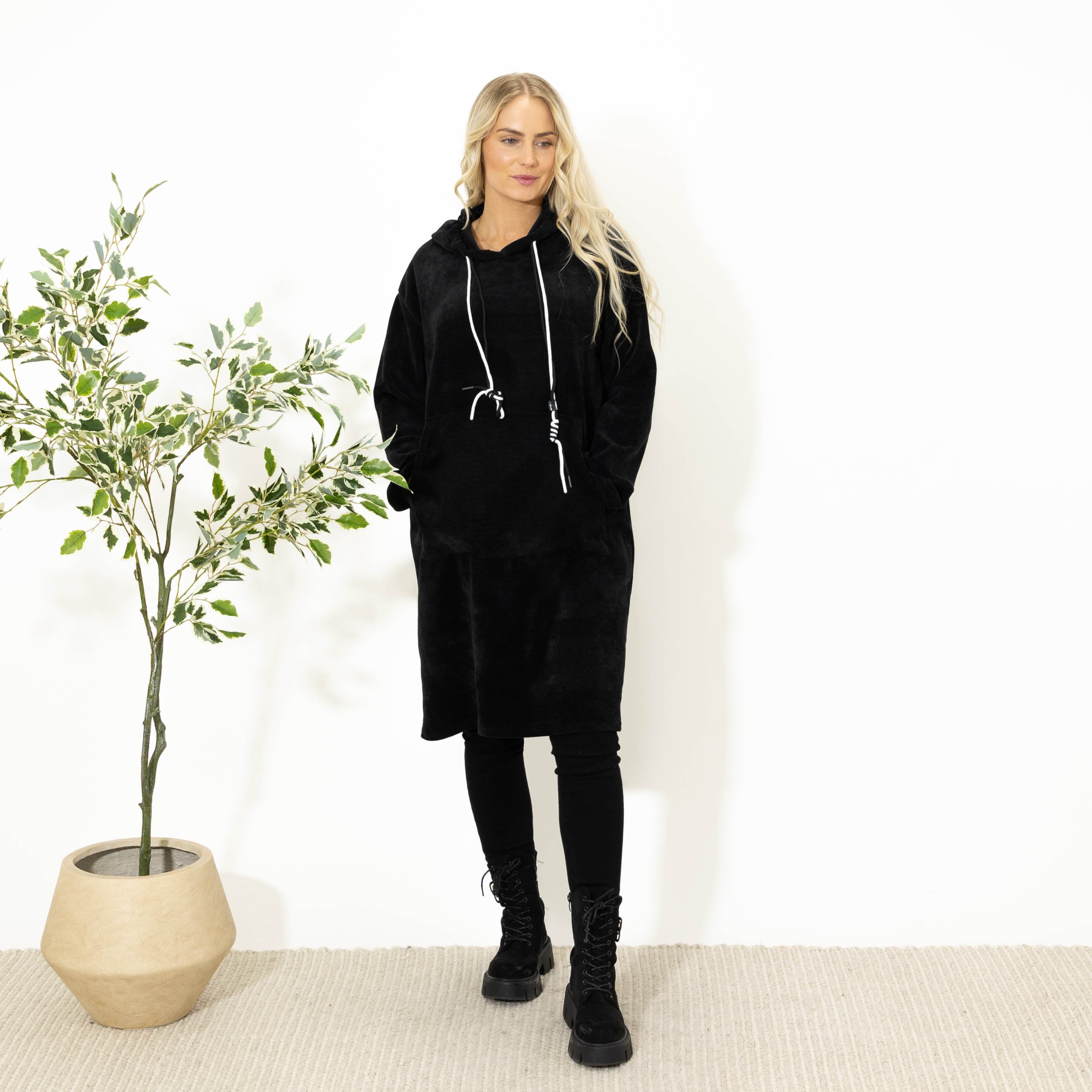 Kisser tunikakjole m. hoodie, Sort