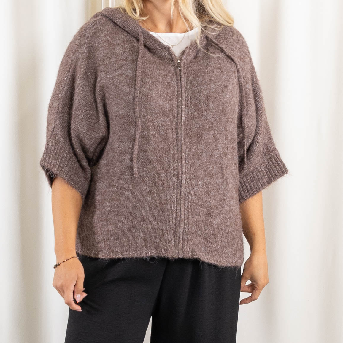 Maddie strikcardigan, Taupe