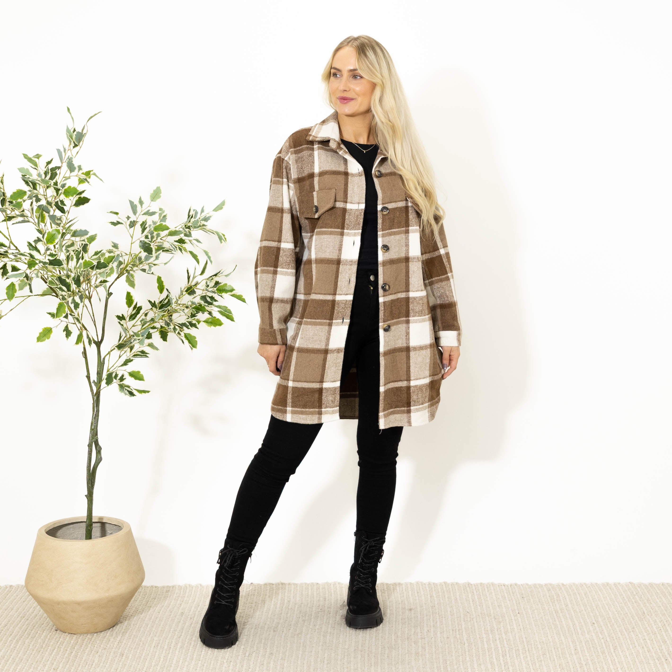 Amber ternet skovmands jakke, Lys choko