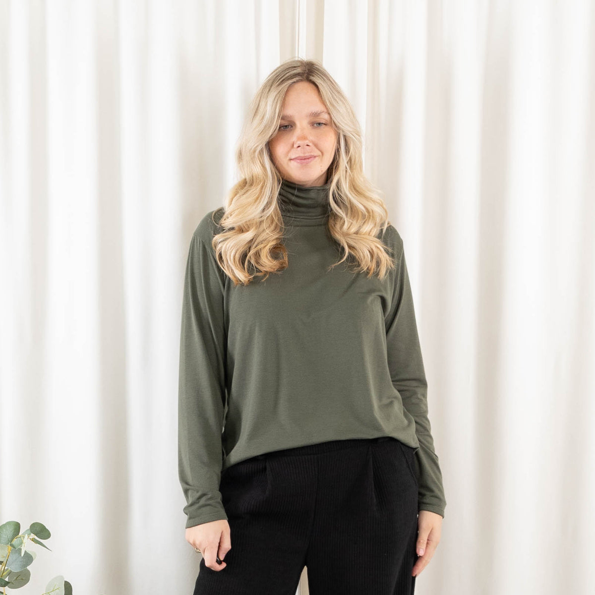 Katja overdel, Khaki