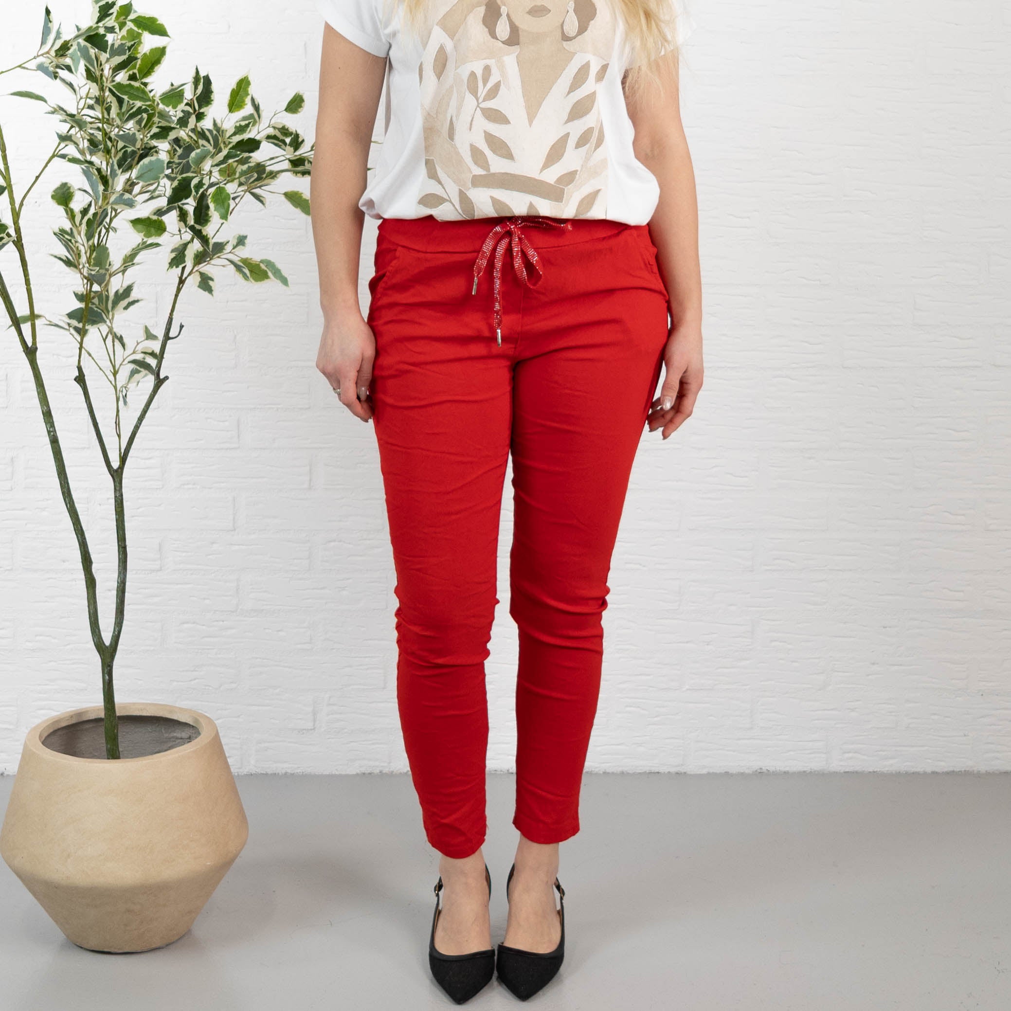 Lisa bukser, Rød