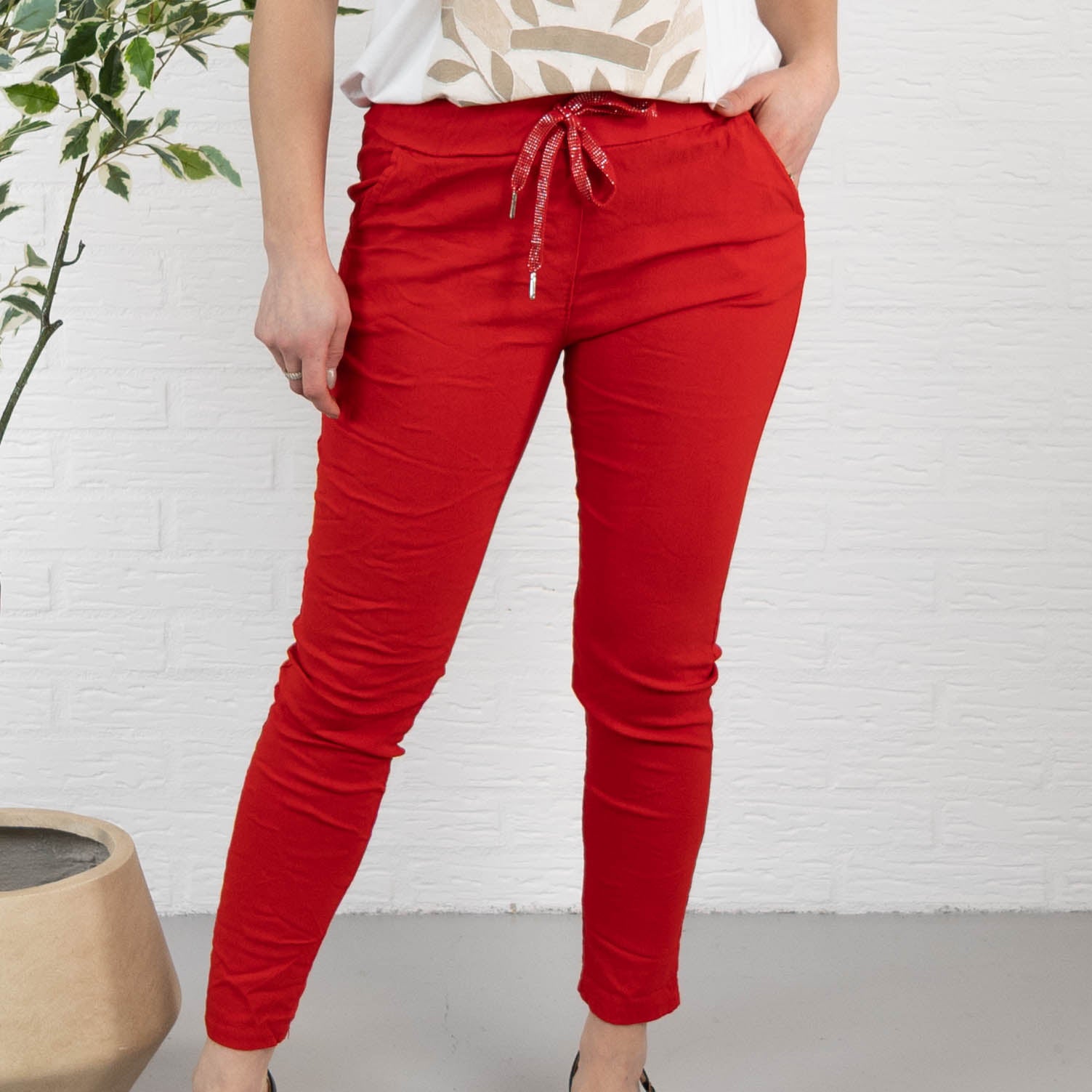 Lisa bukser, Rød