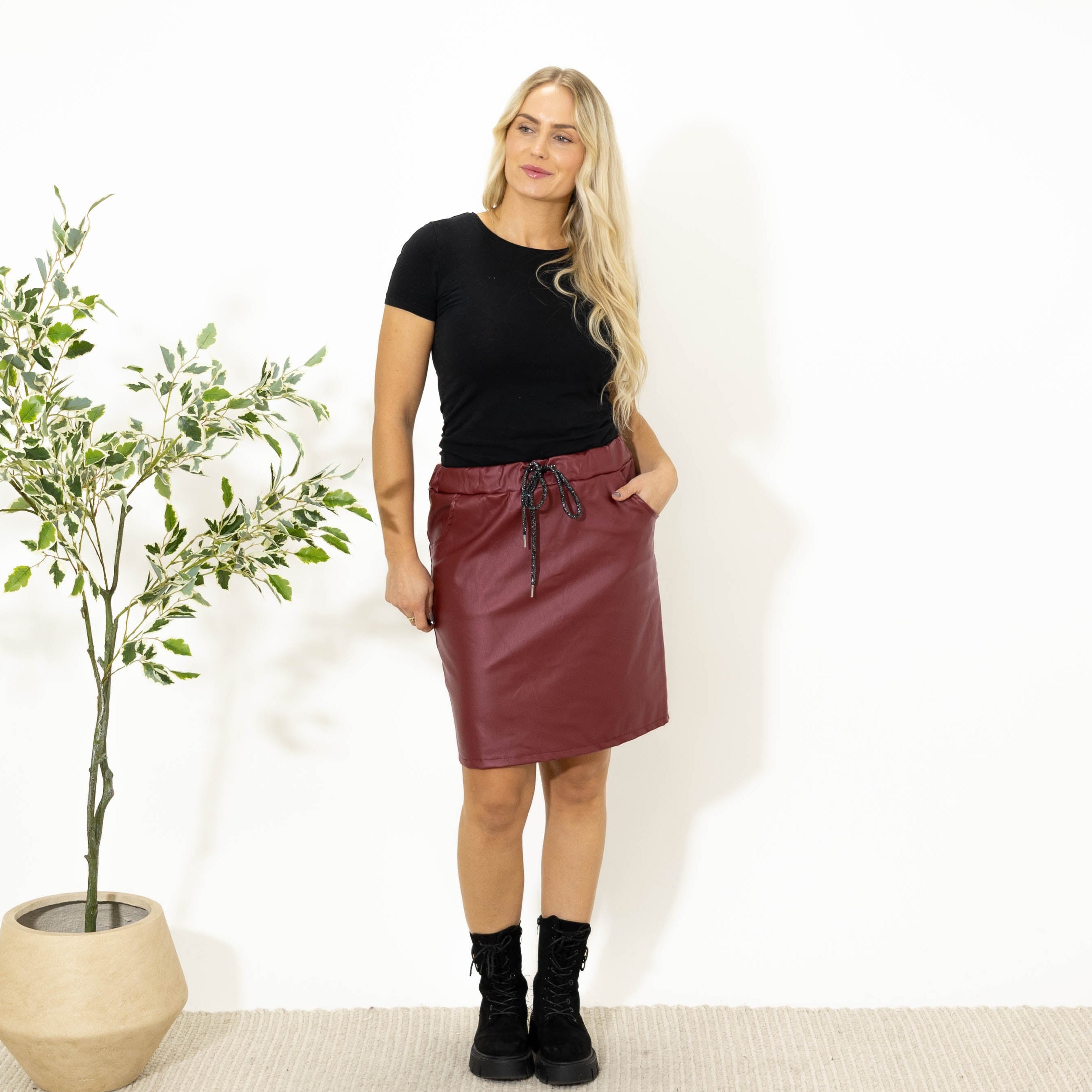 Mona wetlook nederdel, Bordeaux