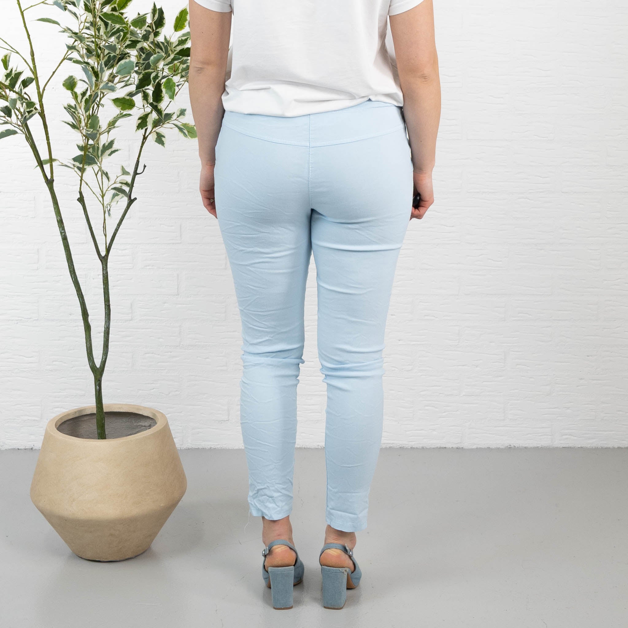 Lisa bukser, Lyseblå