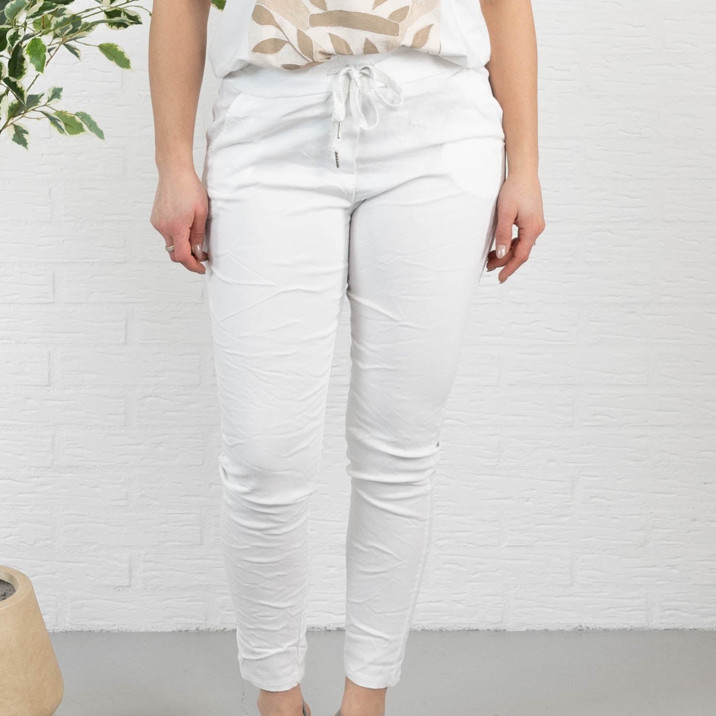 Lisa bukser, Hvid