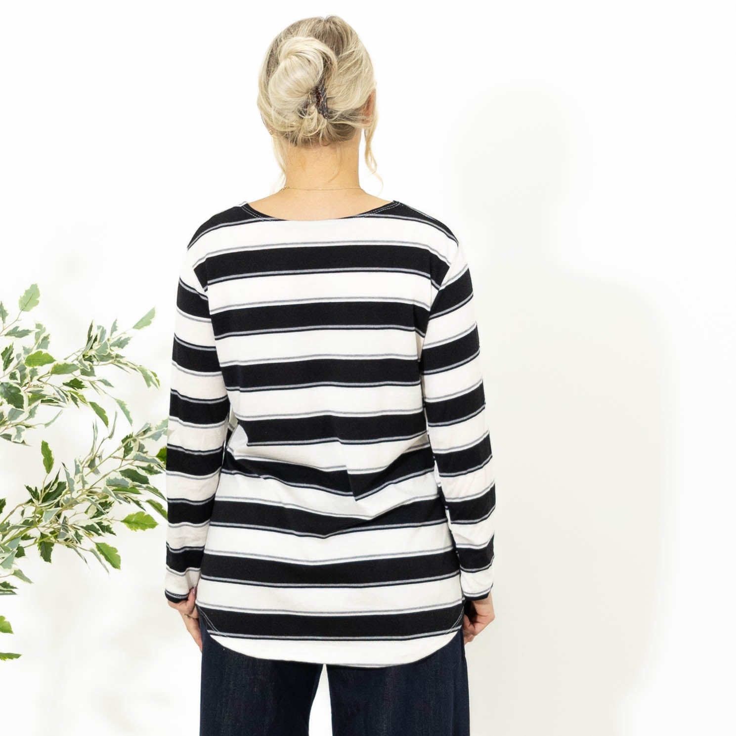 Ilsa stribet viskose strik, Sort