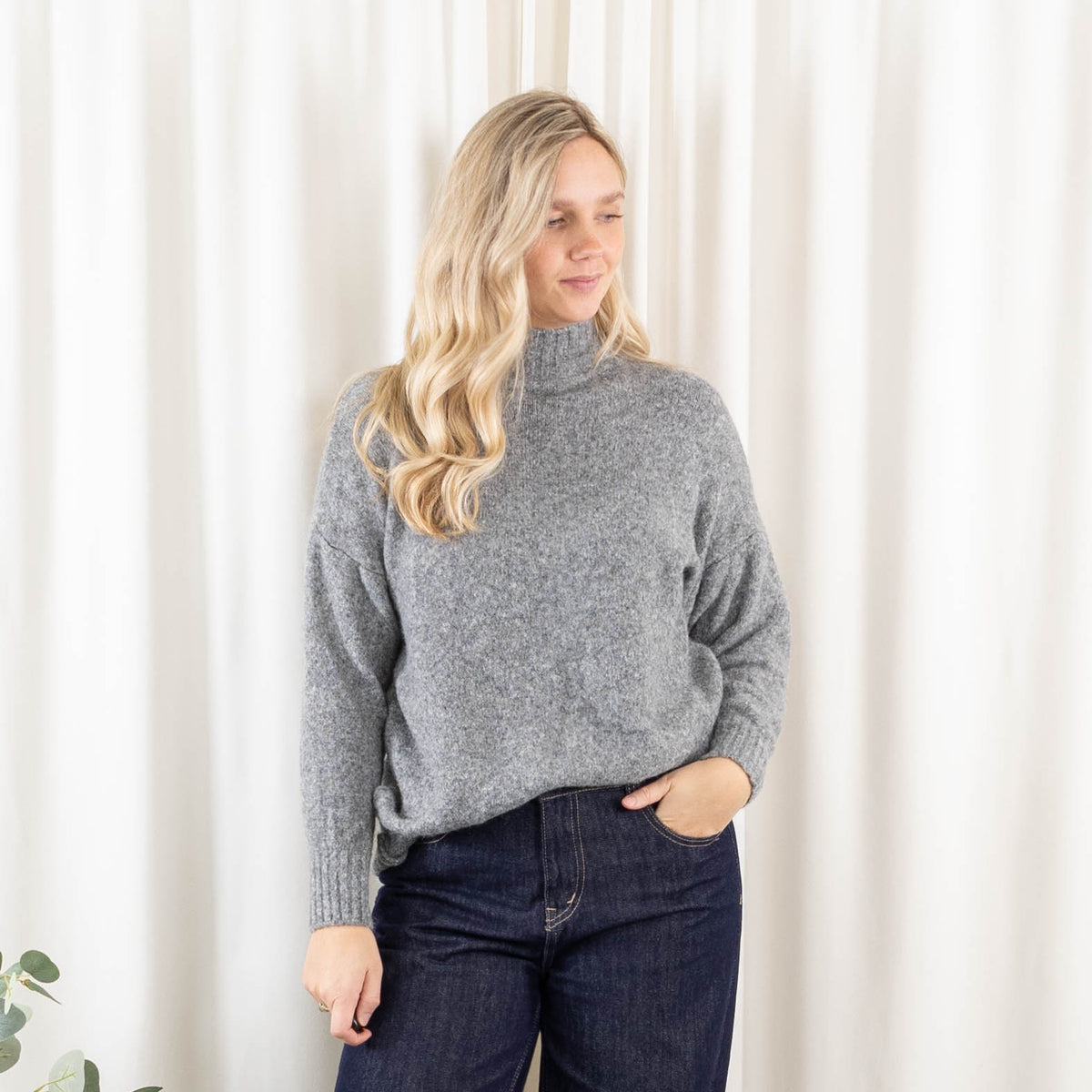 Camilla strik, Lysegrå