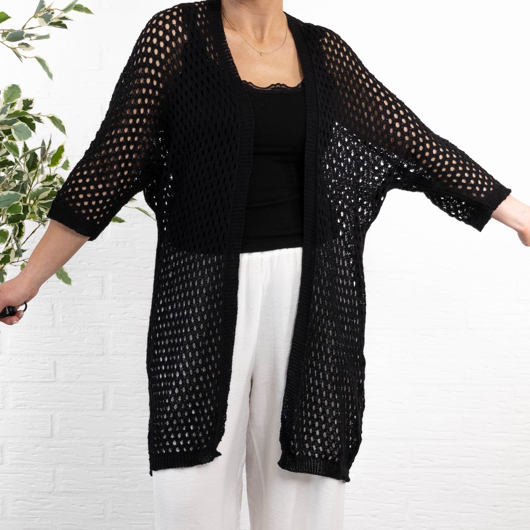 Sira Cardigan, Sort