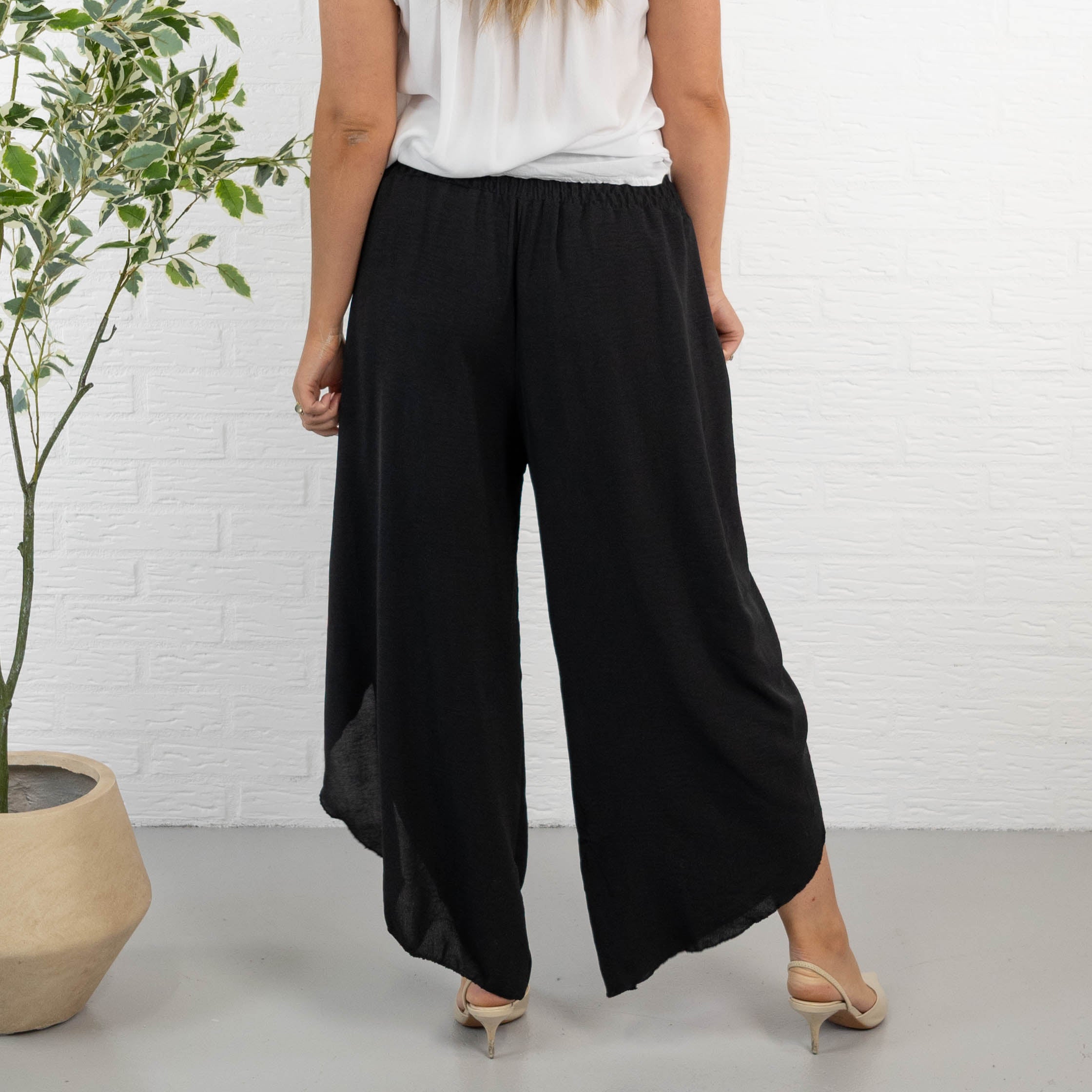 Jade bukser, Sort