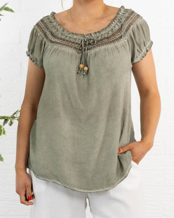 Lillian overdel, Khaki