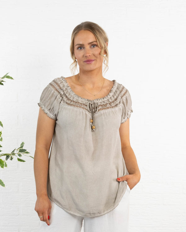 Lillian overdel, Beige