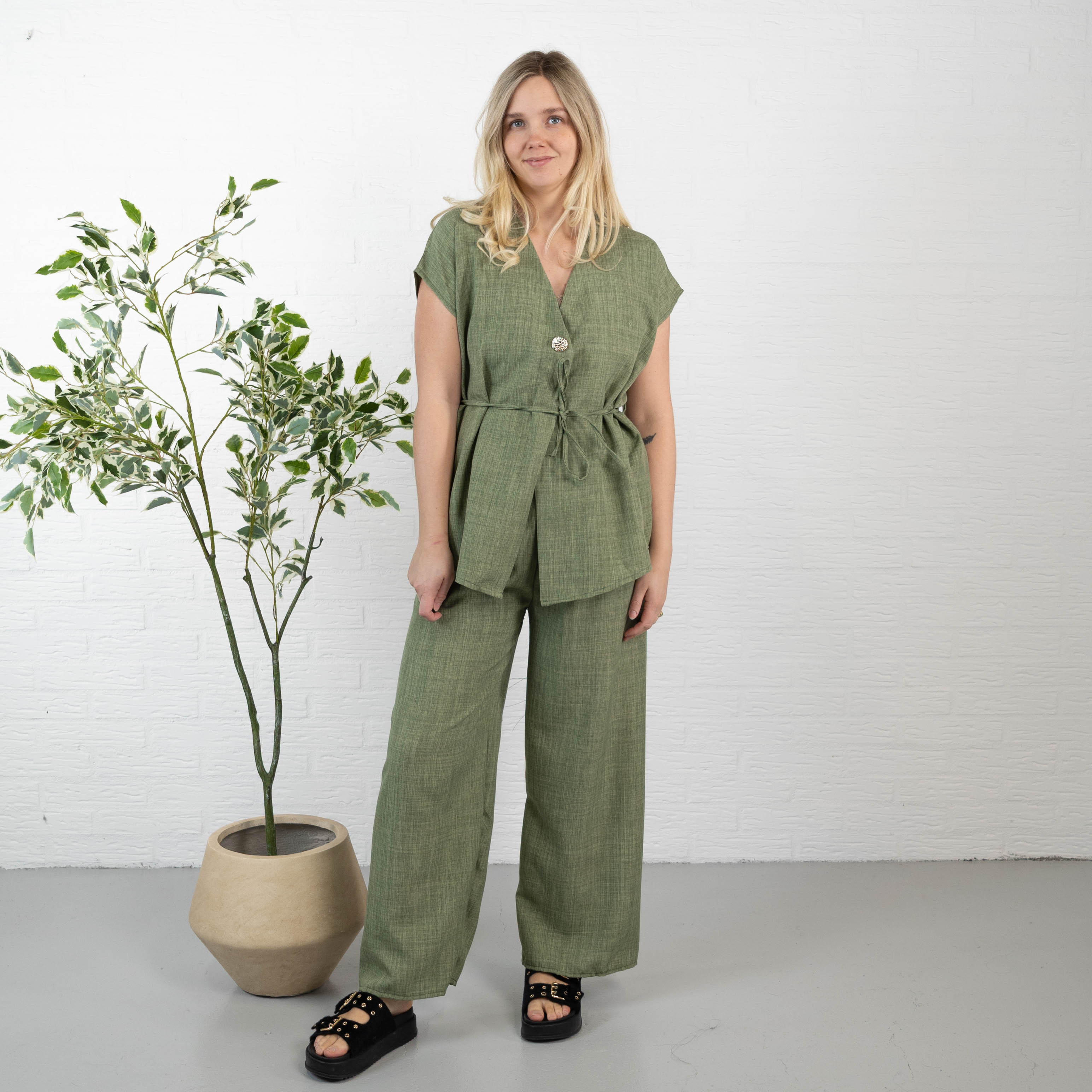 Alexandra sæt, Khaki