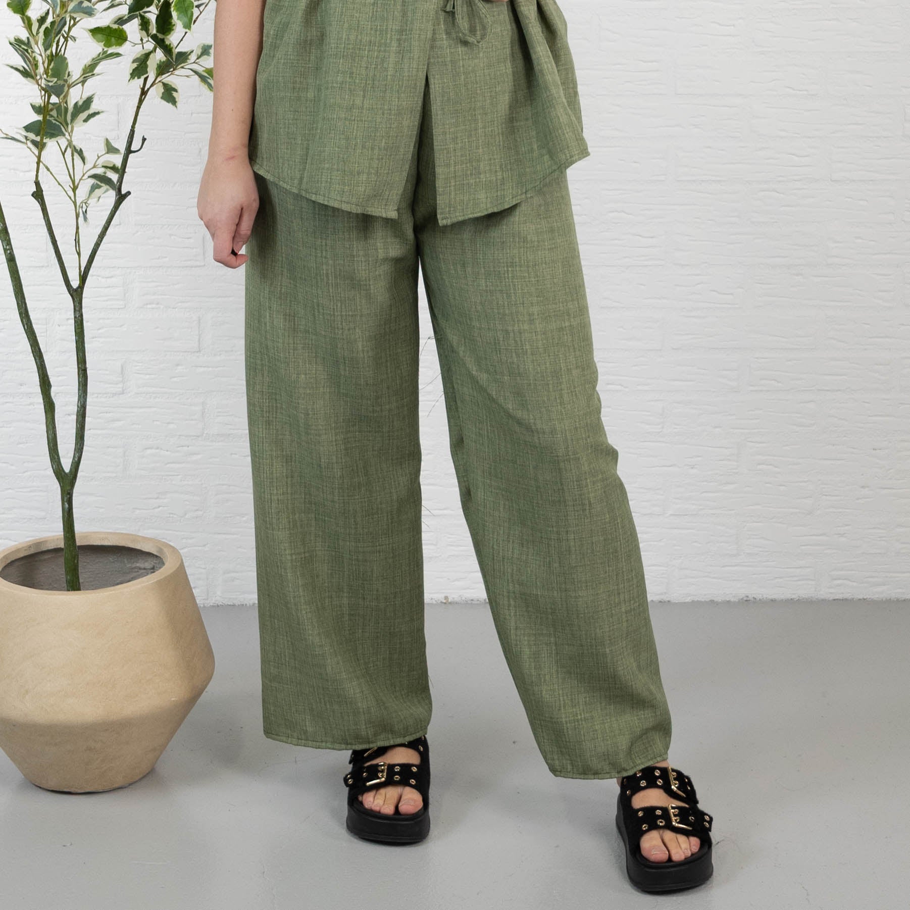 Alexandra sæt, Khaki