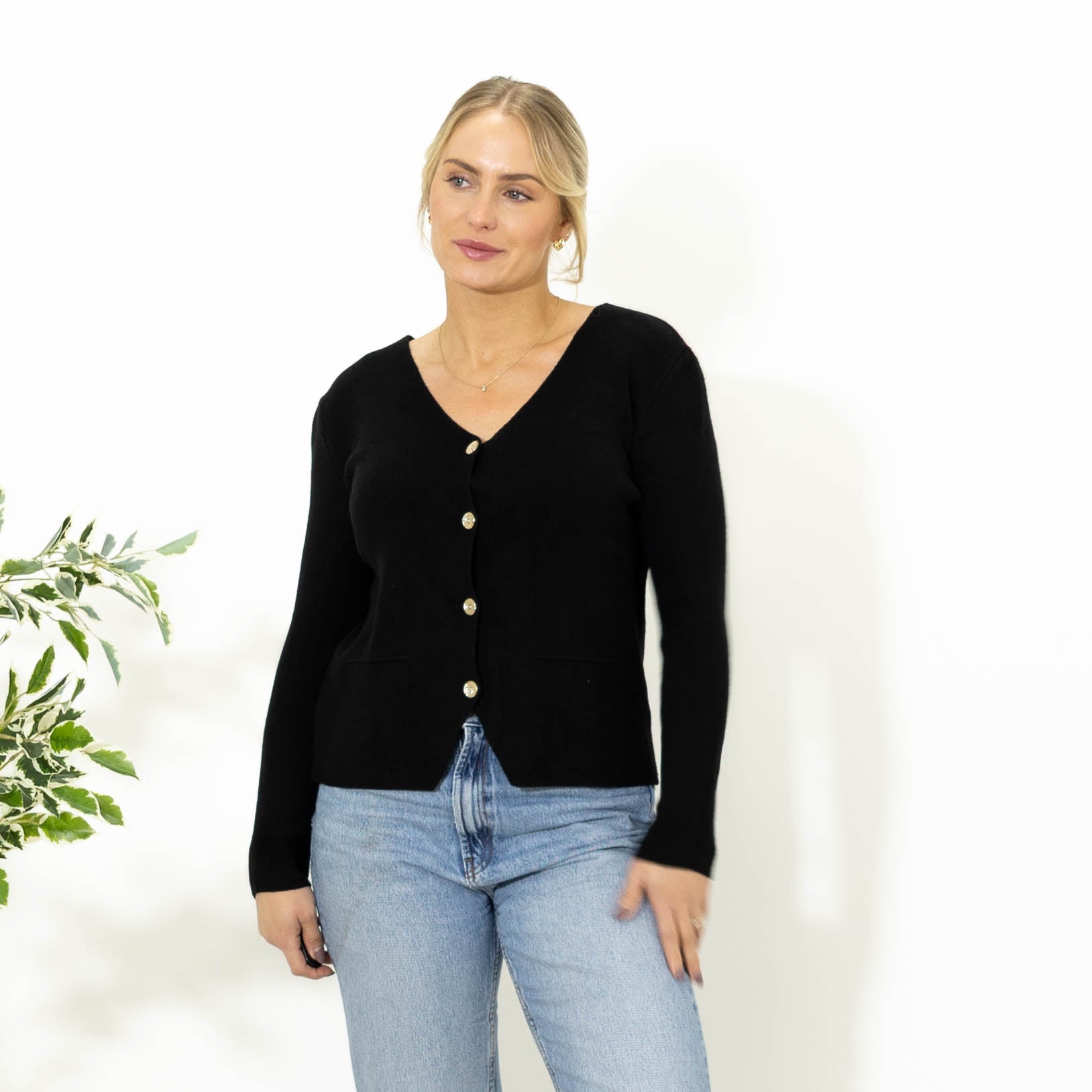 Sonja strik m. guldknapper, Sort