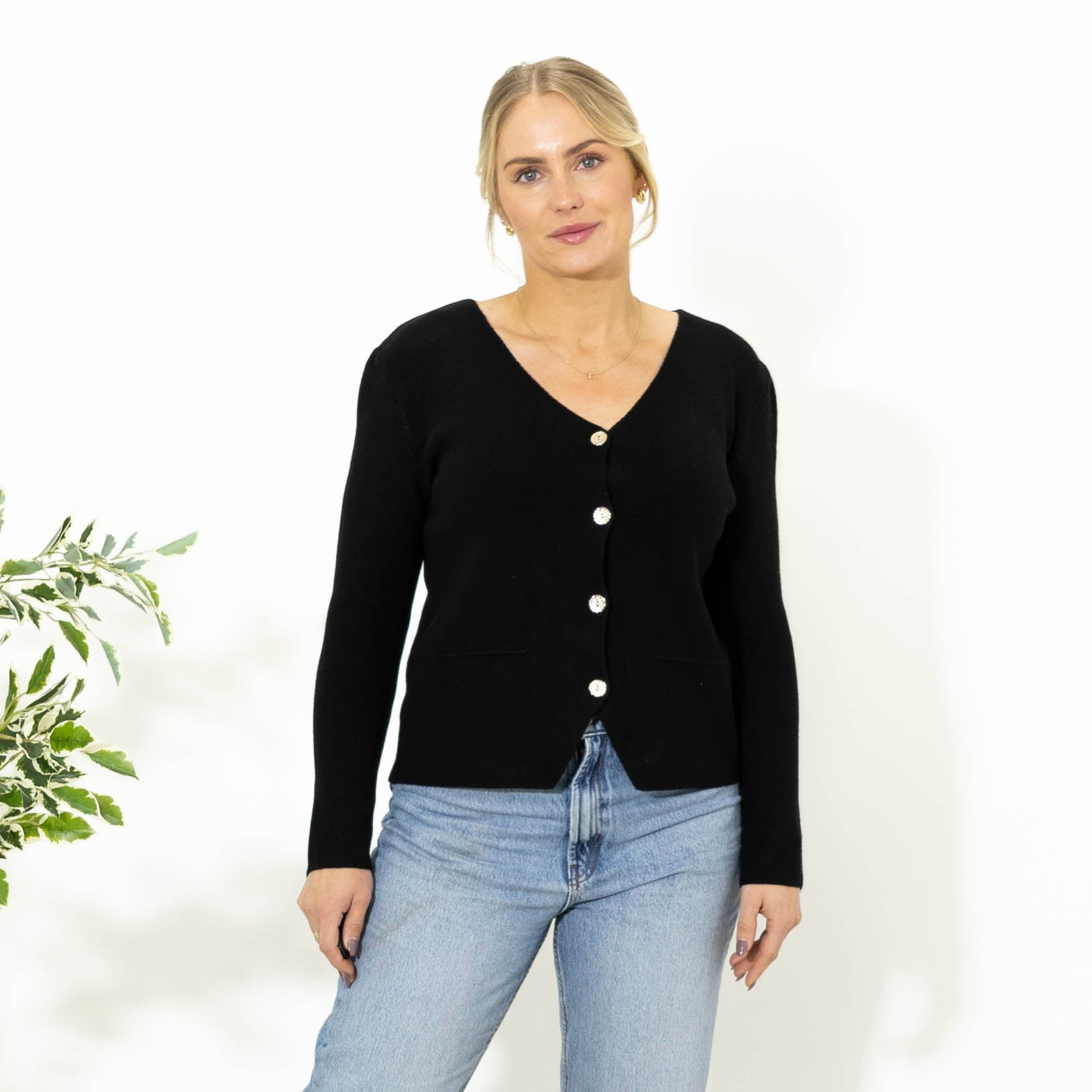 Sonja strik m. guldknapper, Sort