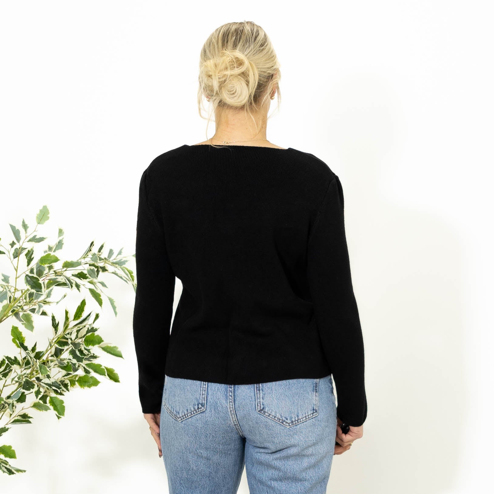 Sonja strik m. guldknapper, Sort