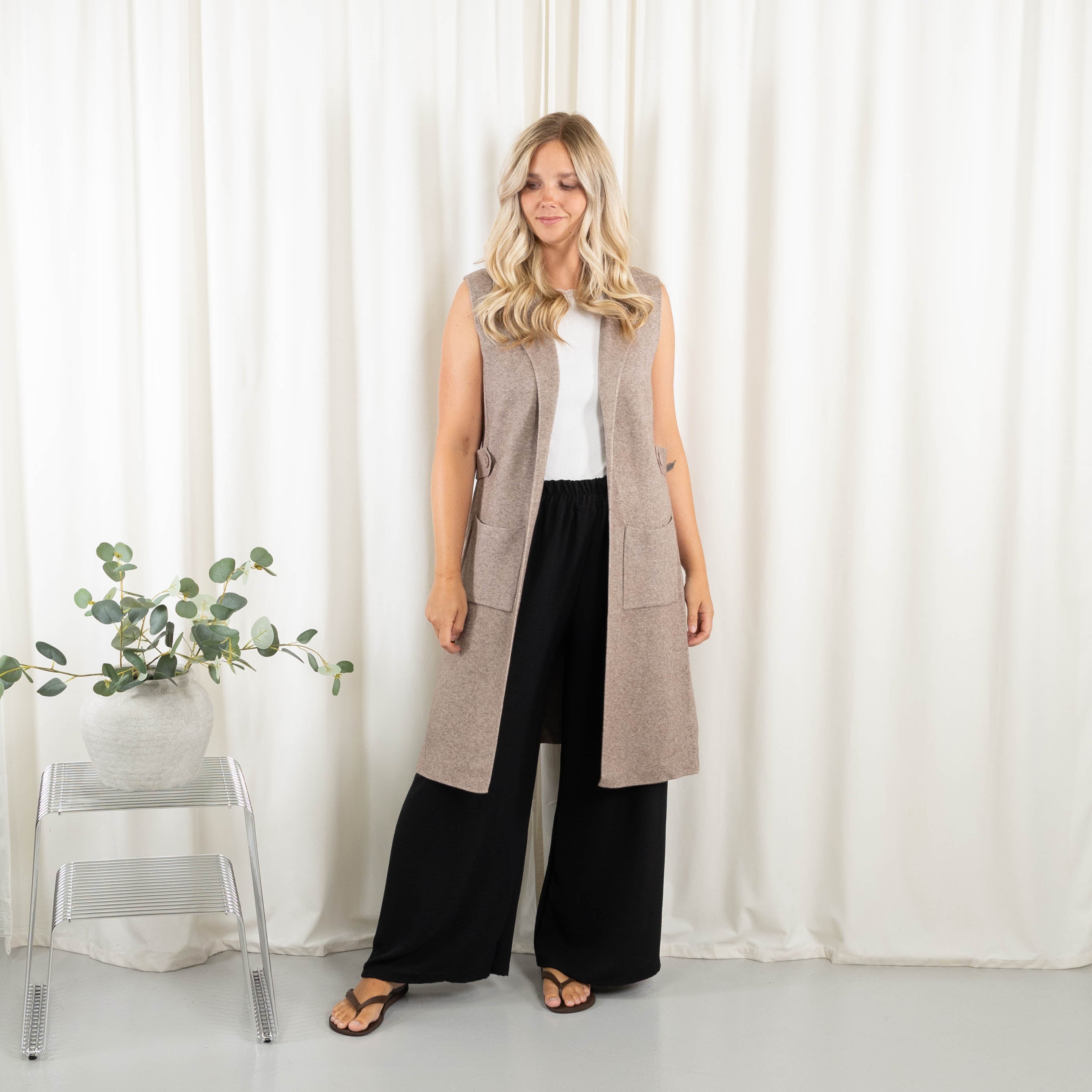 Mandy strikcardigan/vest, Taupe