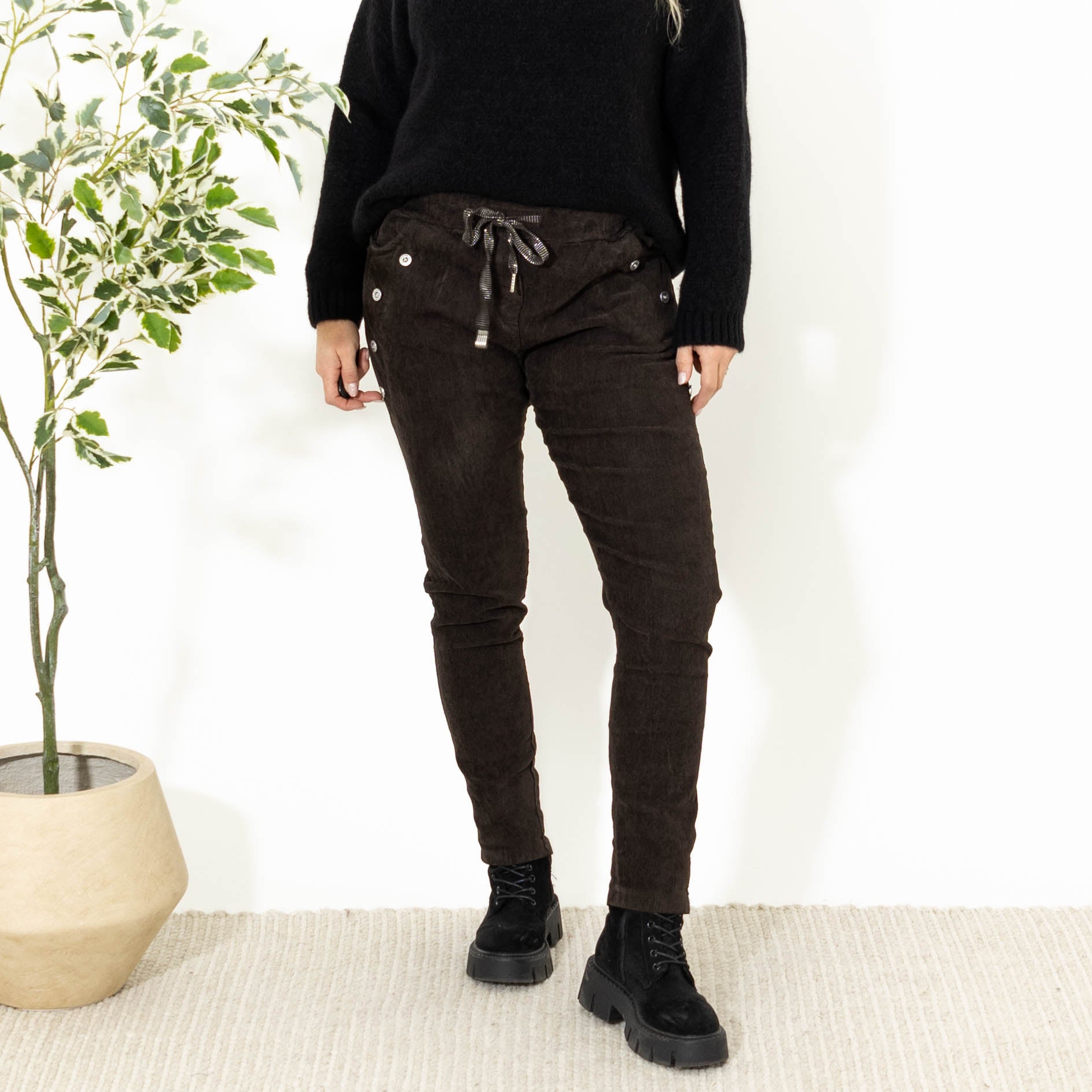 Brianna fløjlsbukser, Choko