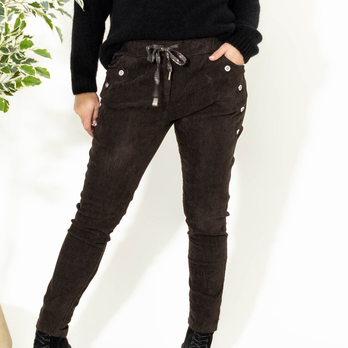 Brianna fløjlsbukser, Choko