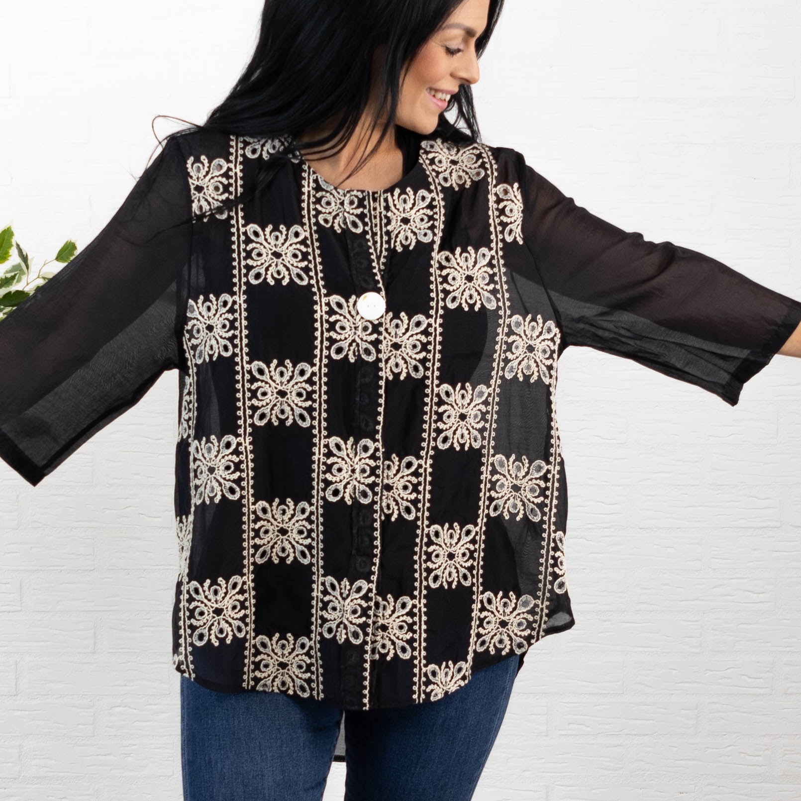 Dakota overdel, Sort