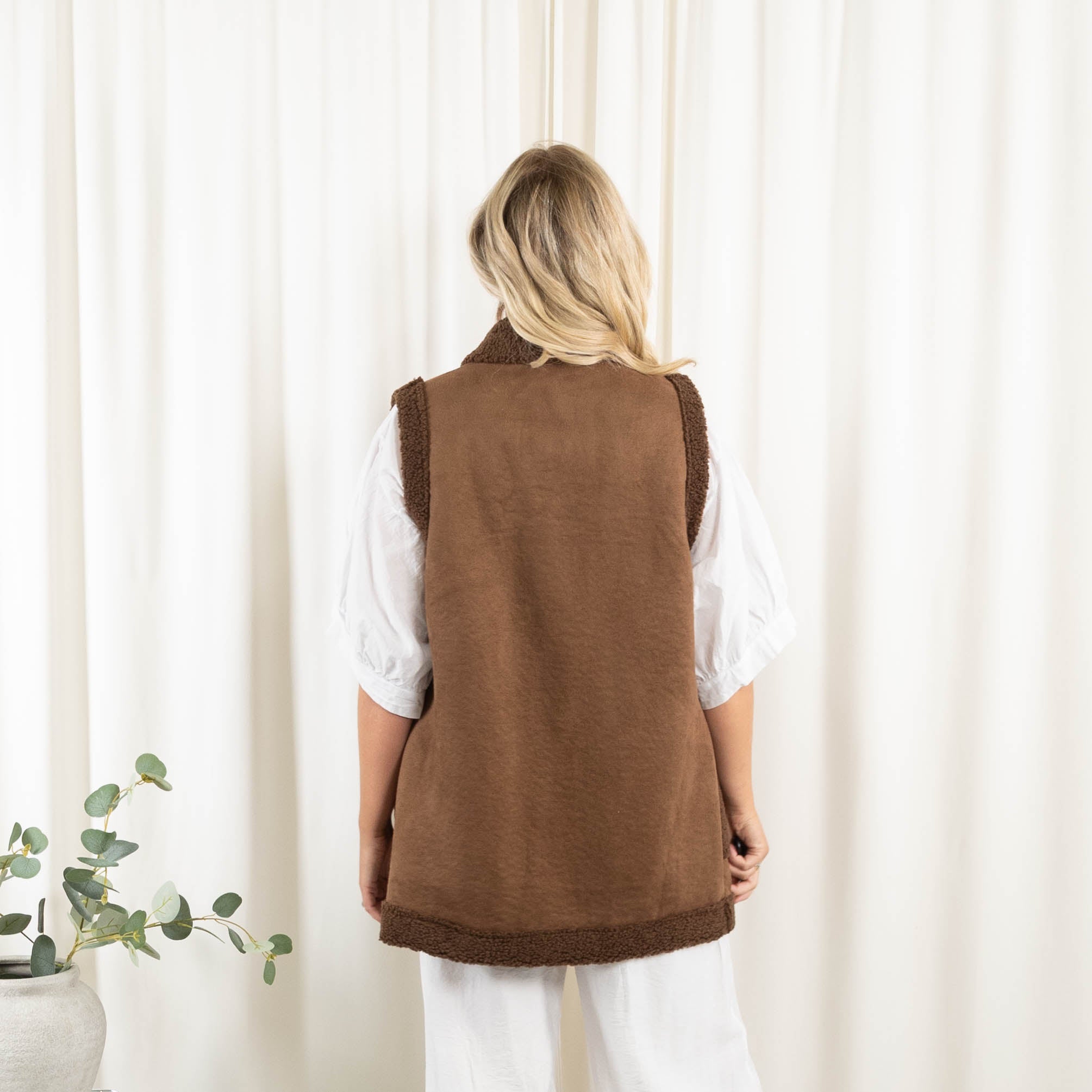 Eden vest, Choko