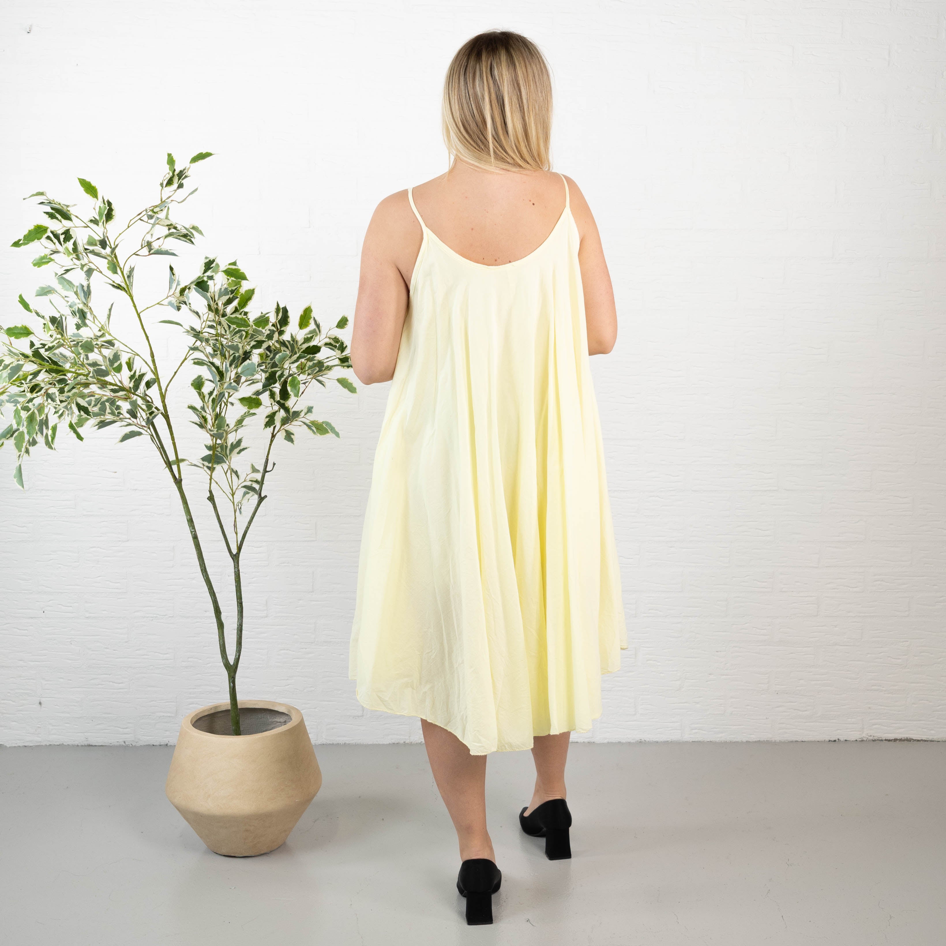 Kyra kjole, Gul