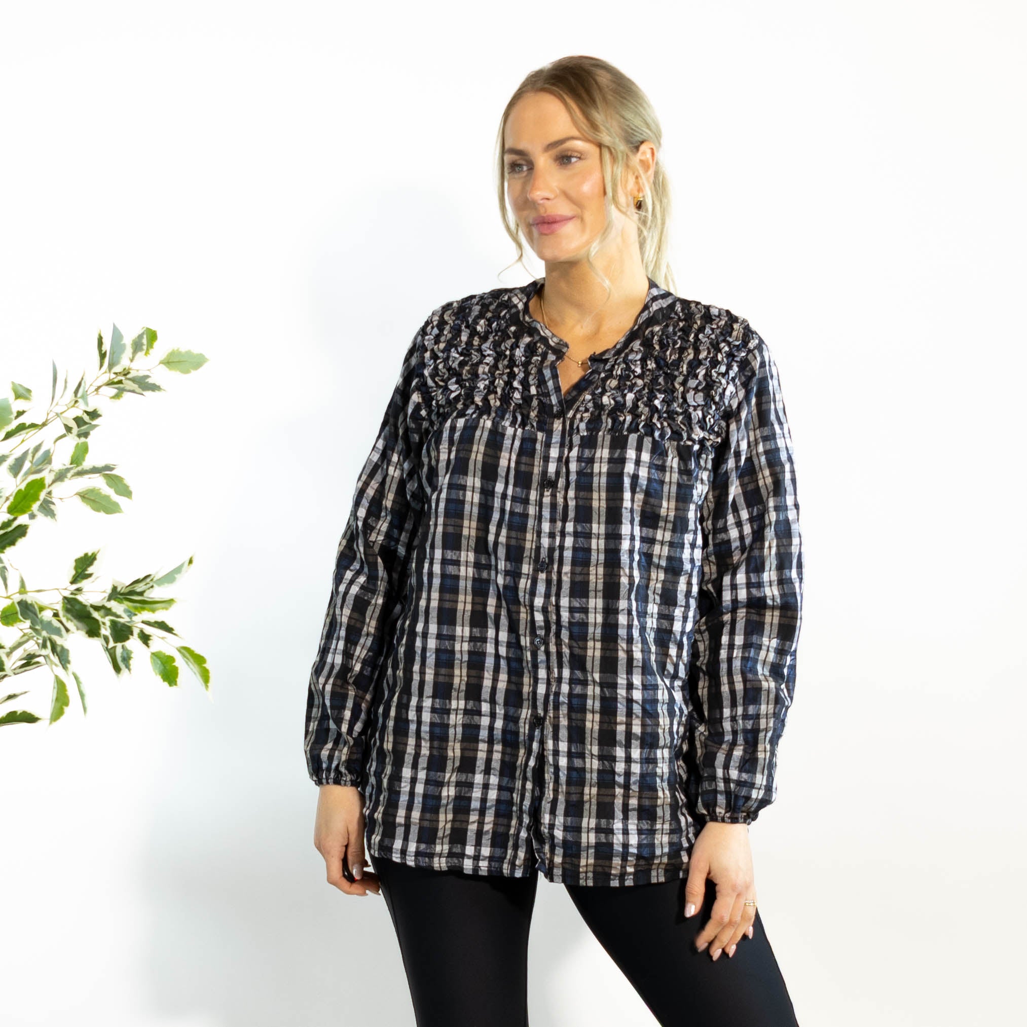 Gertrud ternet bluse, Sort