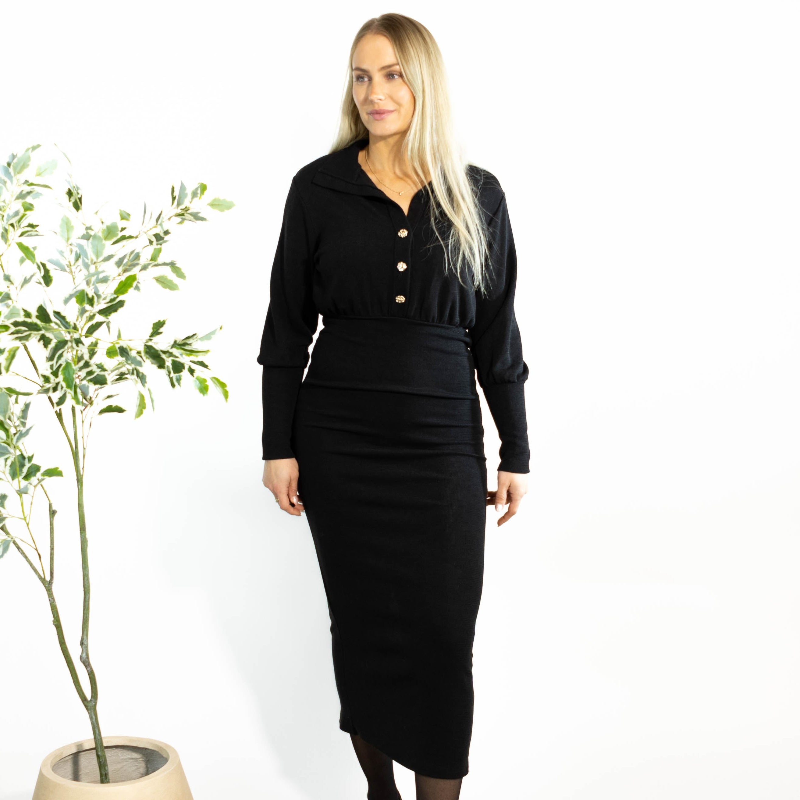 Anne strikkjole, Sort