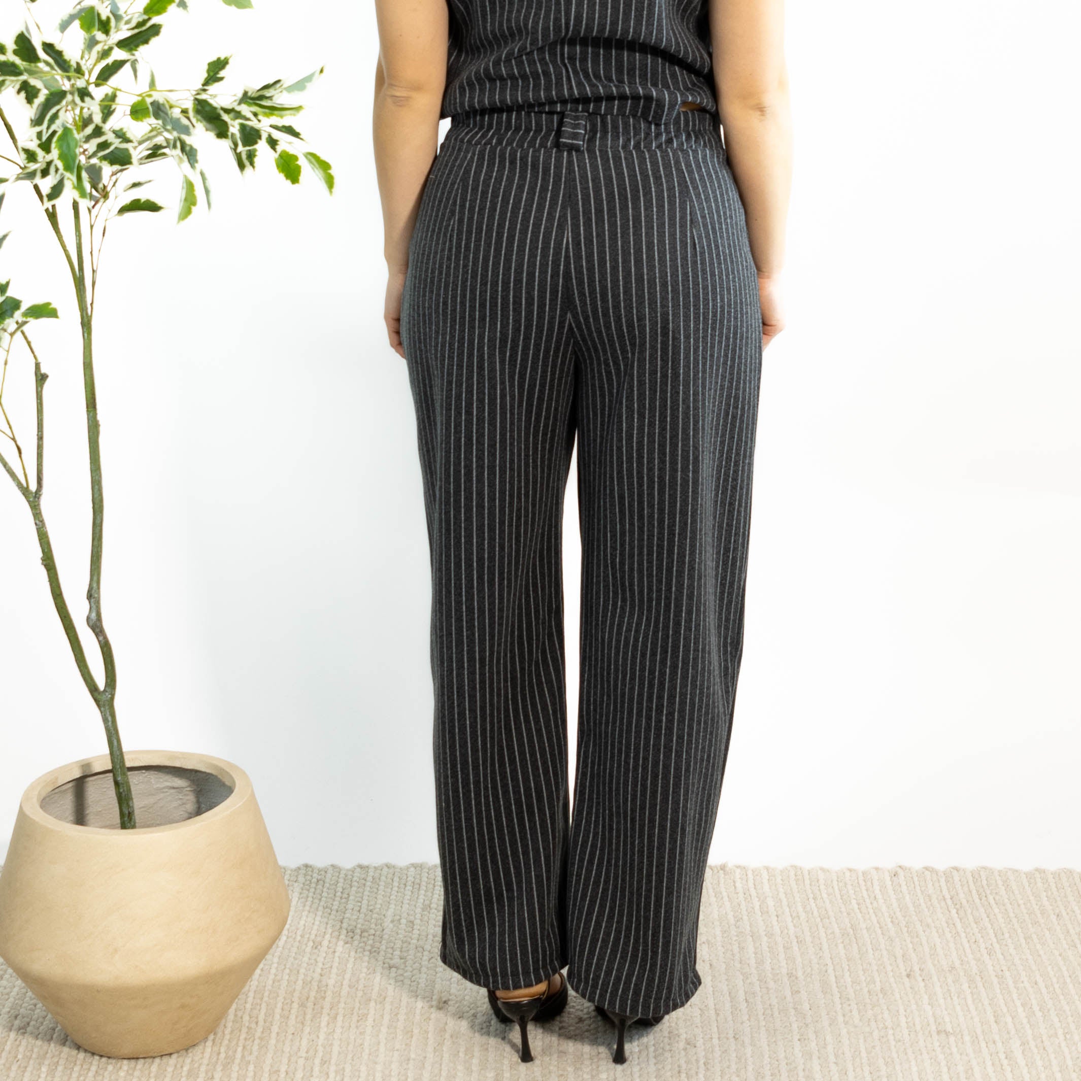 Jette stribet bukser, Grå