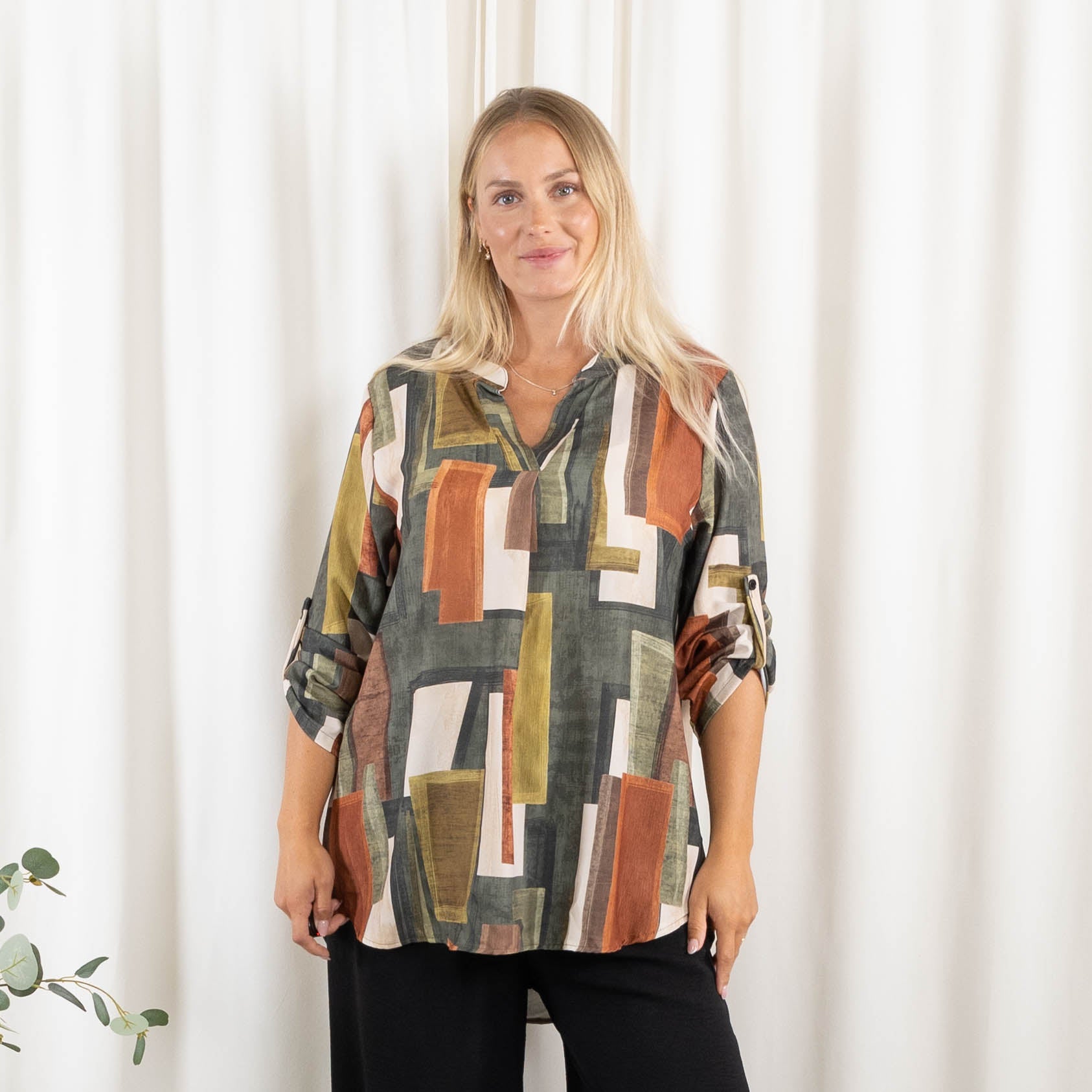 Sine overdel, Khaki