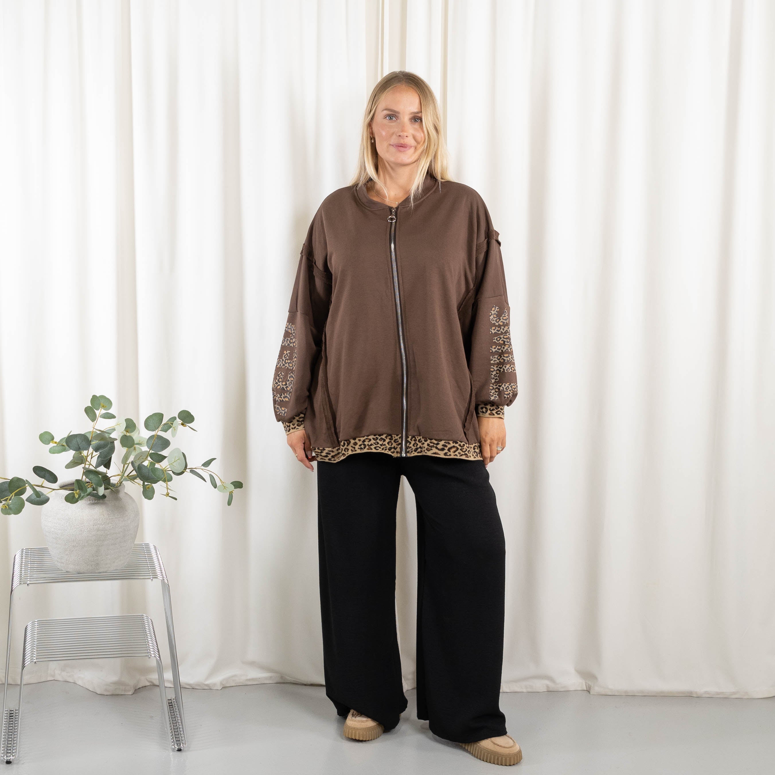 Tracie sweatshirt, Choko