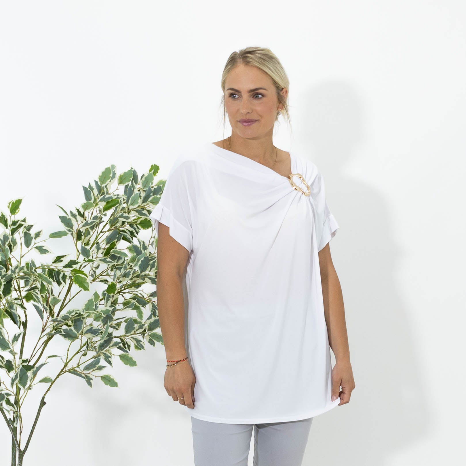 Elena overdel m. broche, Hvid